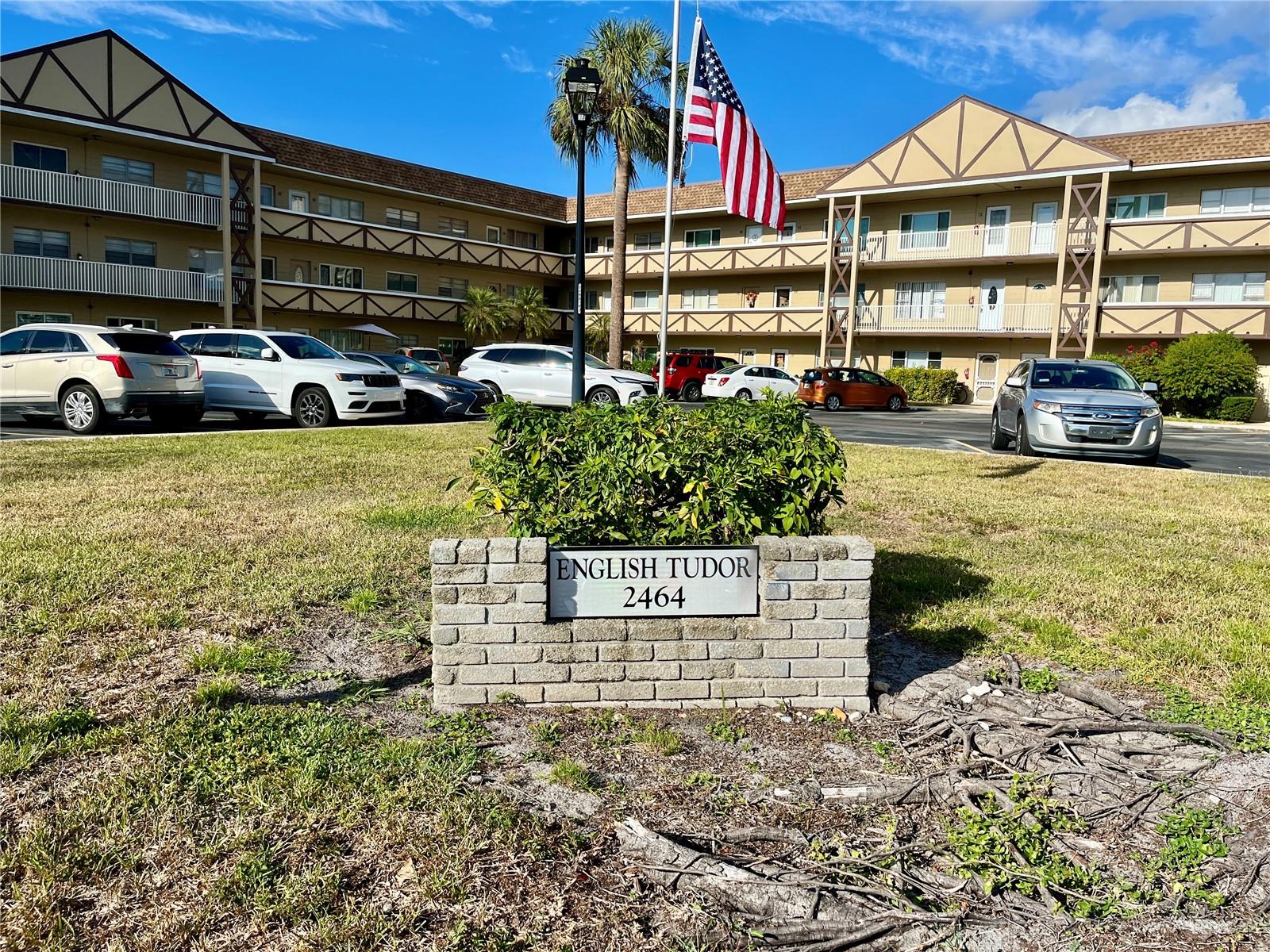 2464 AUSTRALIA WAY E 66