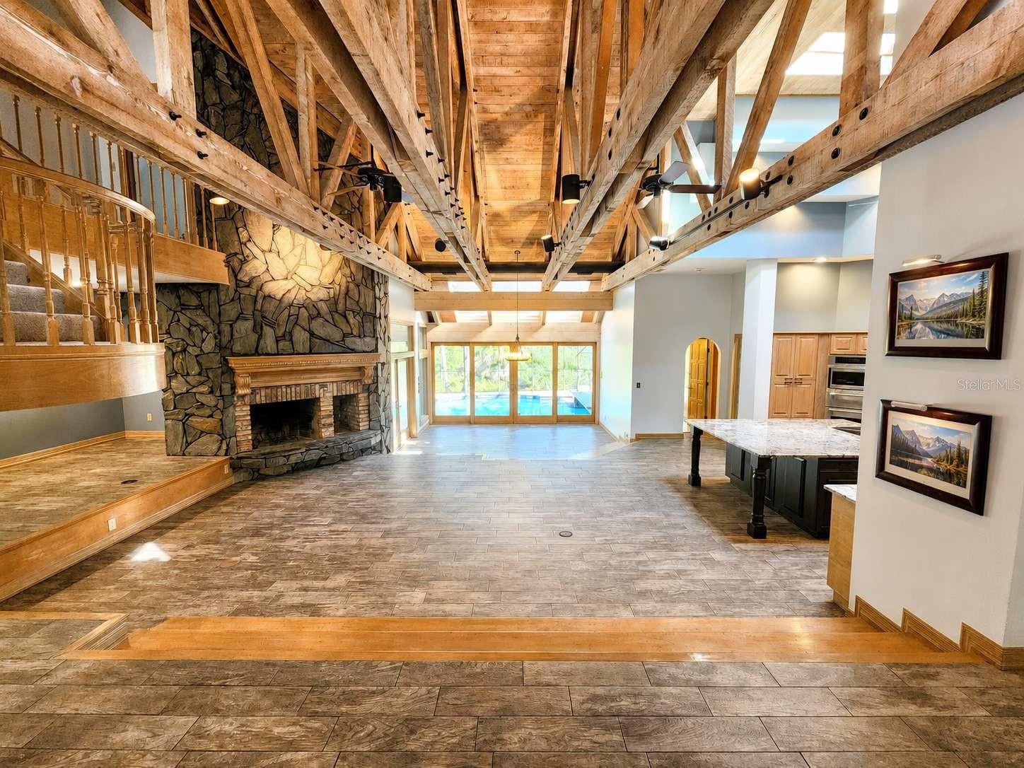3522 SHORELINE CIRCLE