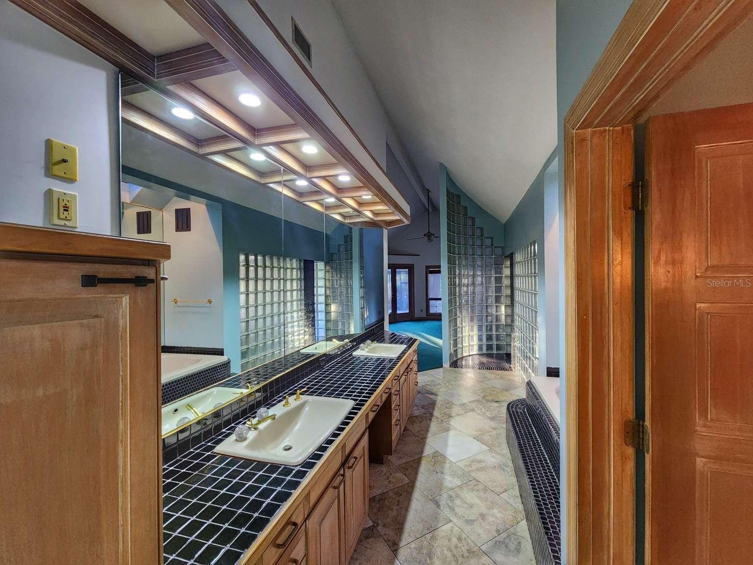 SANCTUARY AT COBBS LANDING THE - Residential