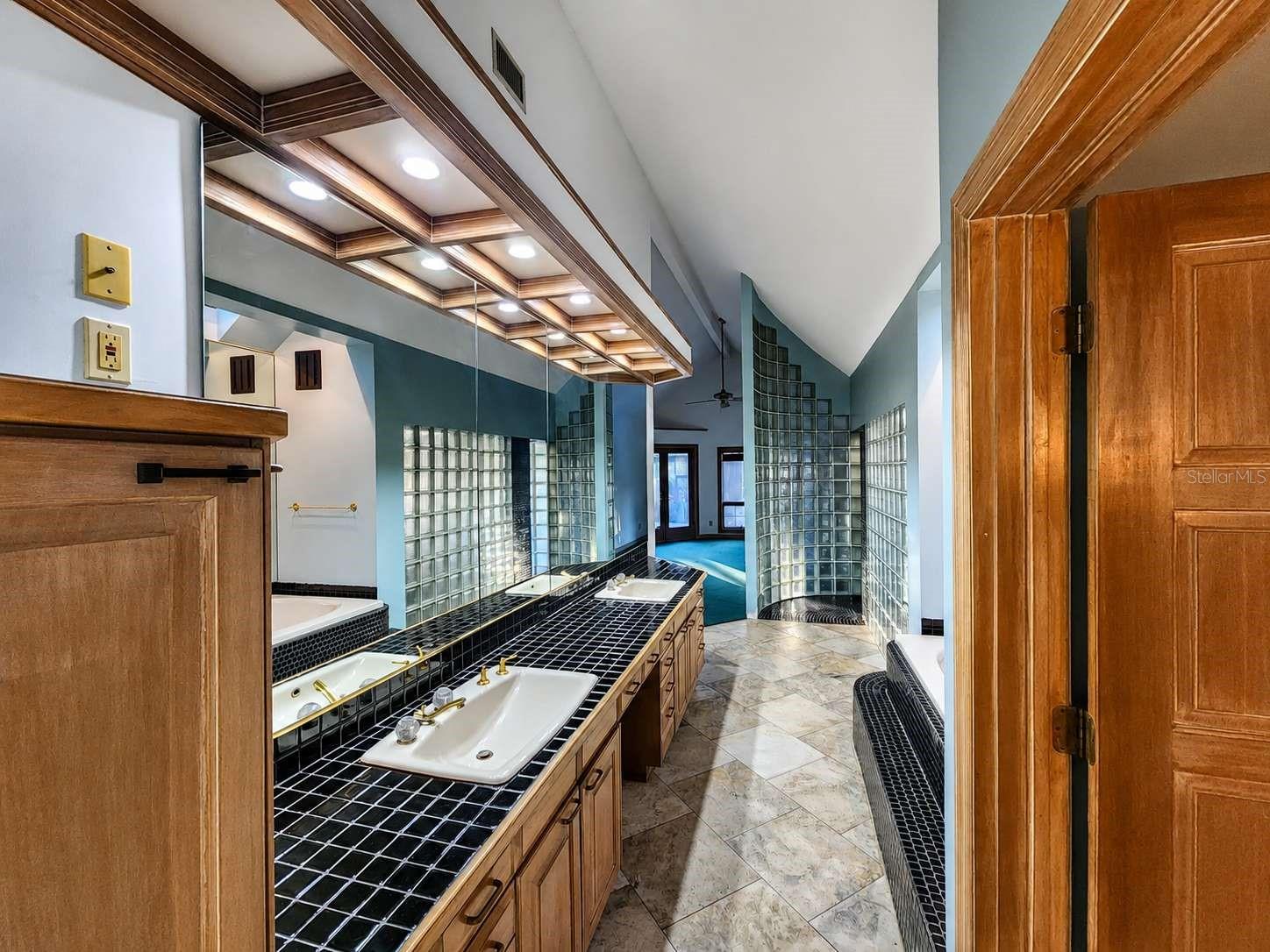 SANCTUARY AT COBBS LANDING THE - Residential