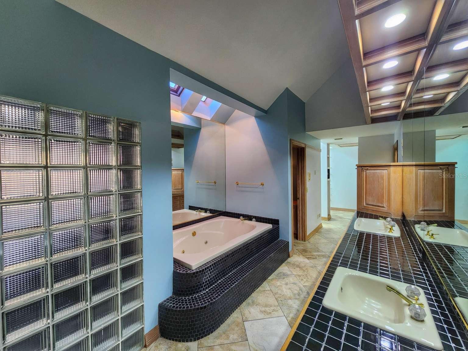 SANCTUARY AT COBBS LANDING THE - Residential