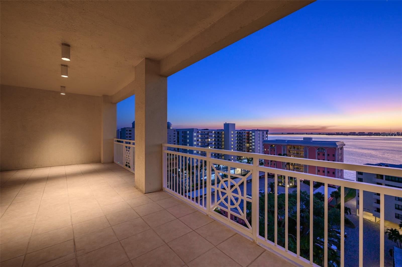 THE TOWER RESIDENCES - Residential