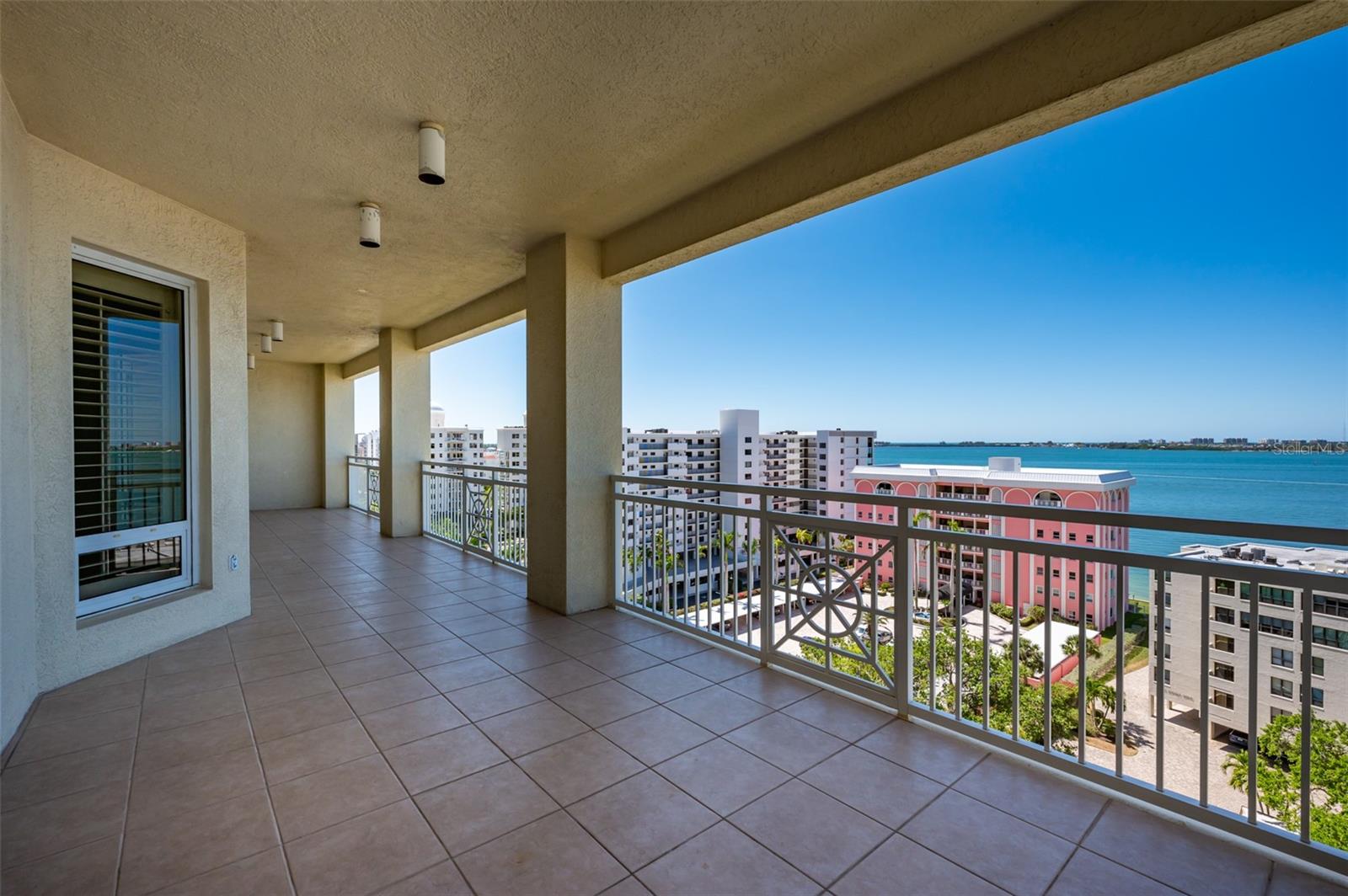 THE TOWER RESIDENCES - Residential