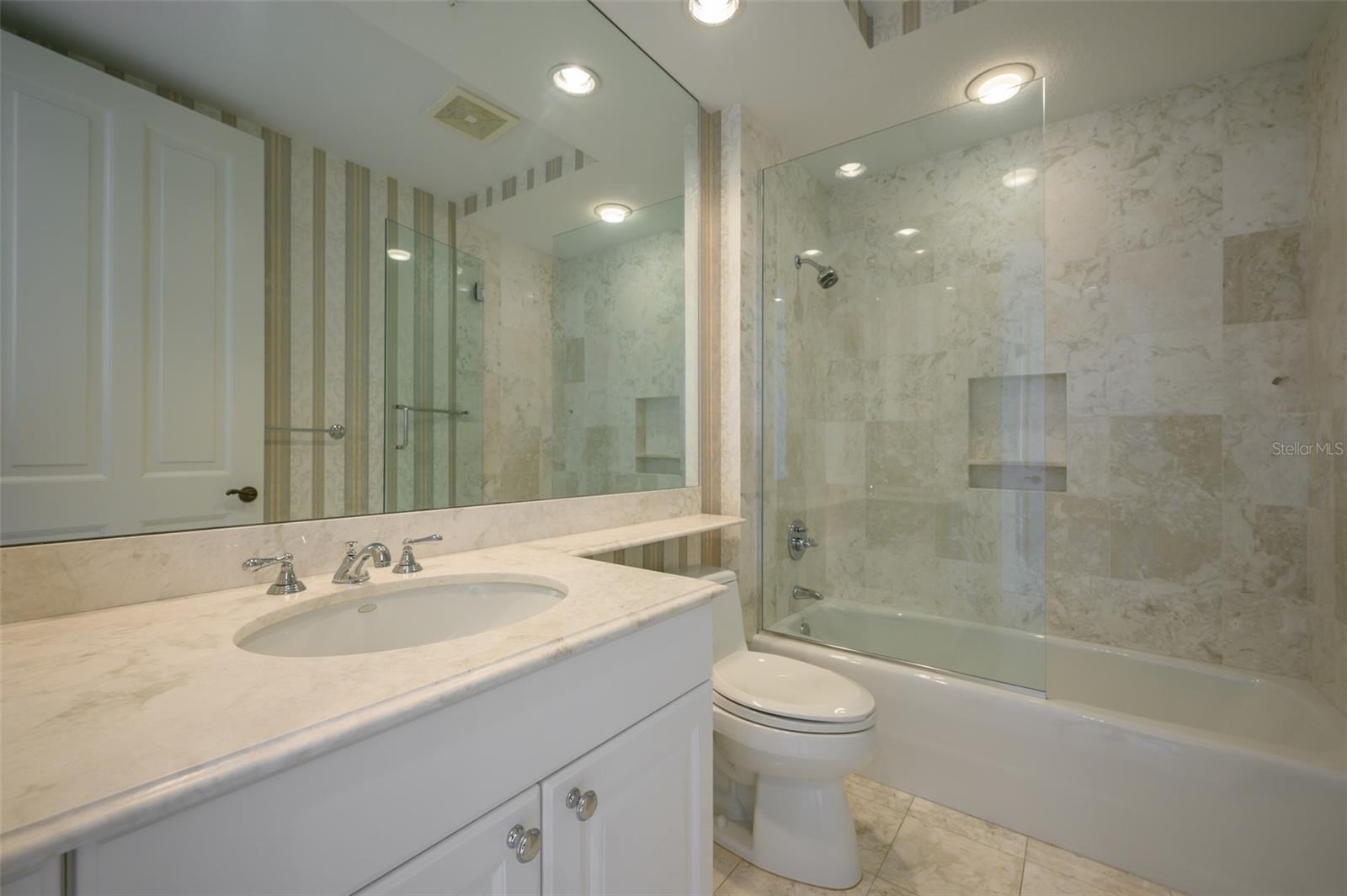 THE TOWER RESIDENCES - Residential