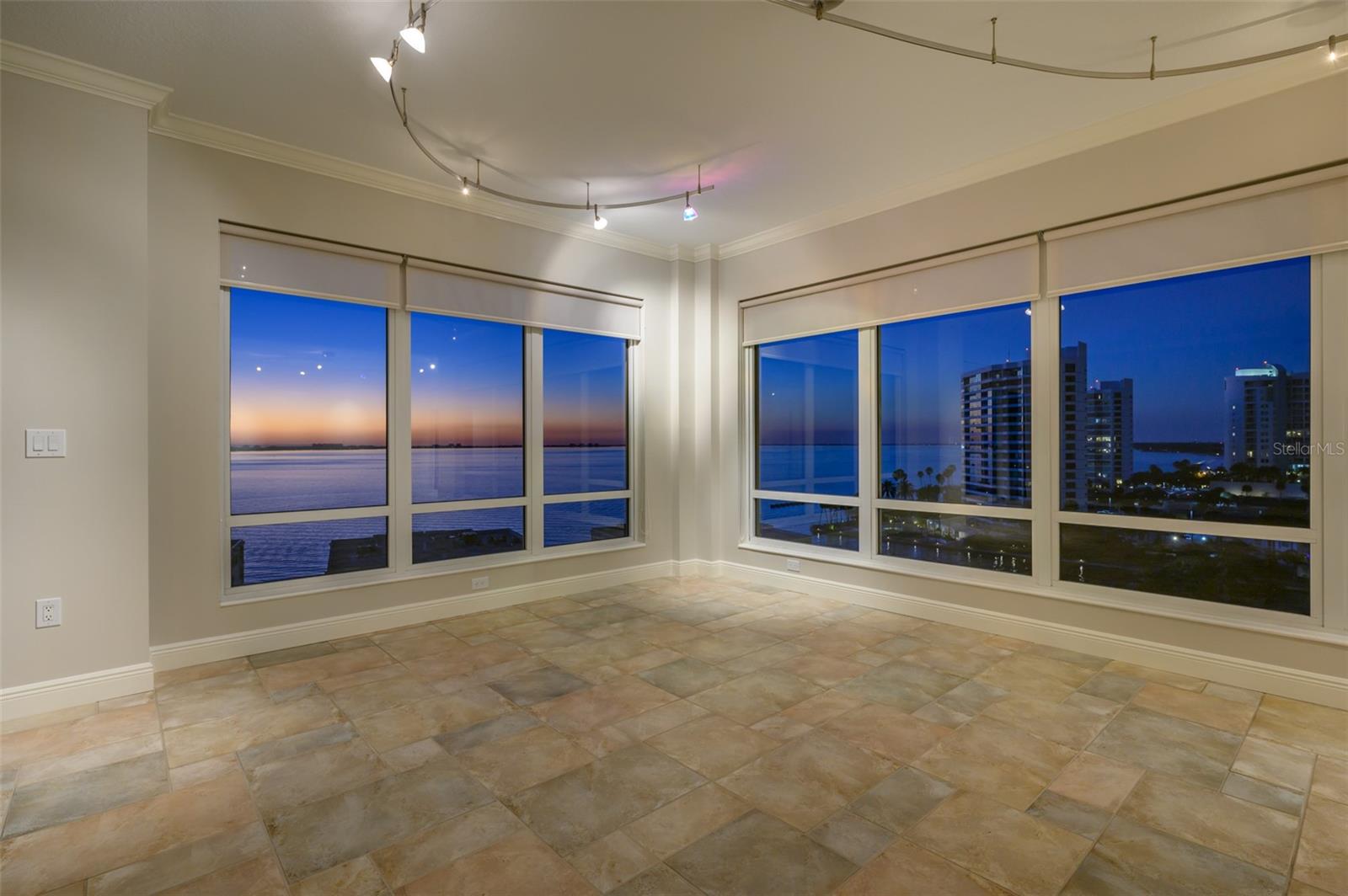 THE TOWER RESIDENCES - Residential