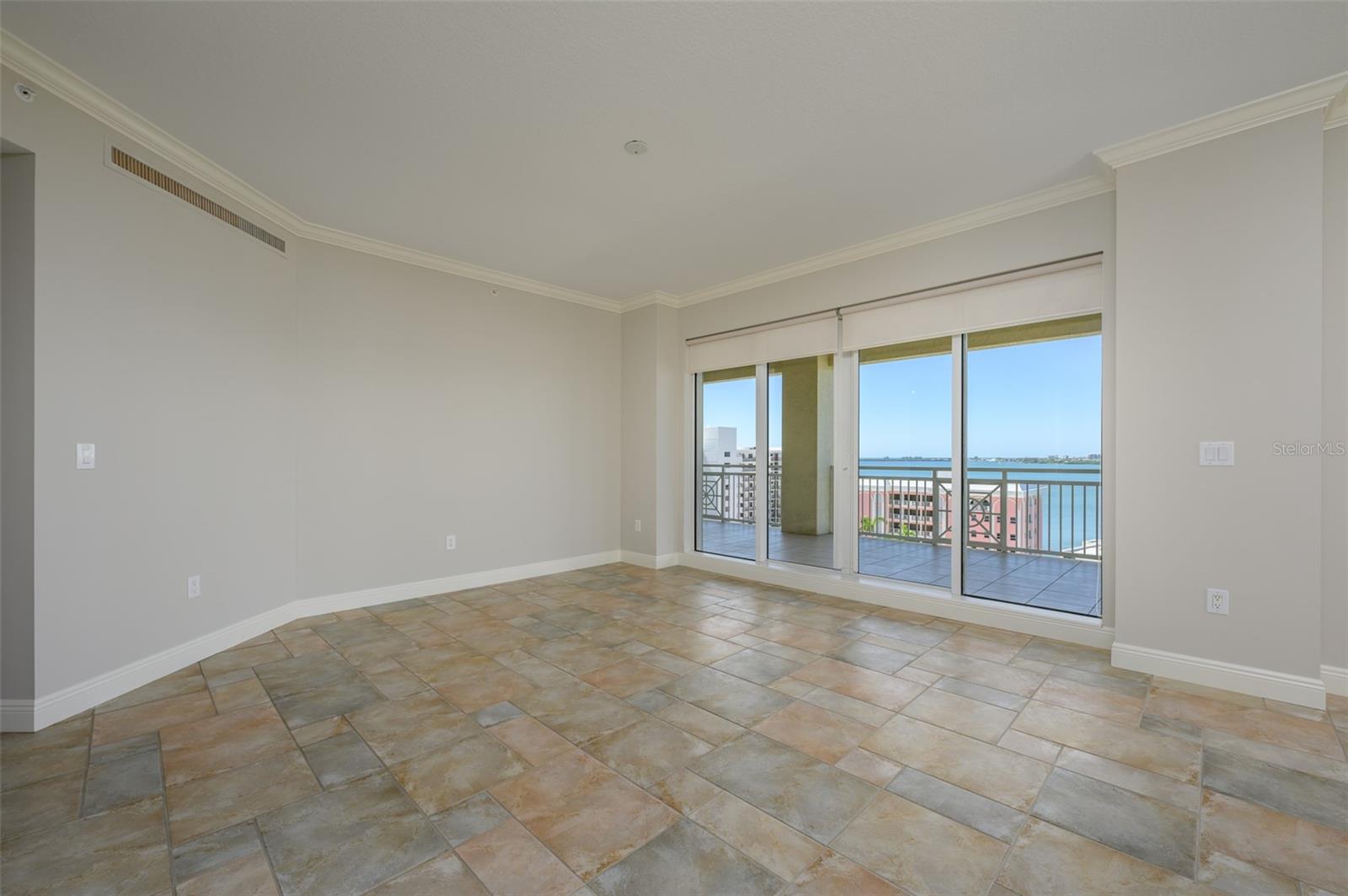 THE TOWER RESIDENCES - Residential