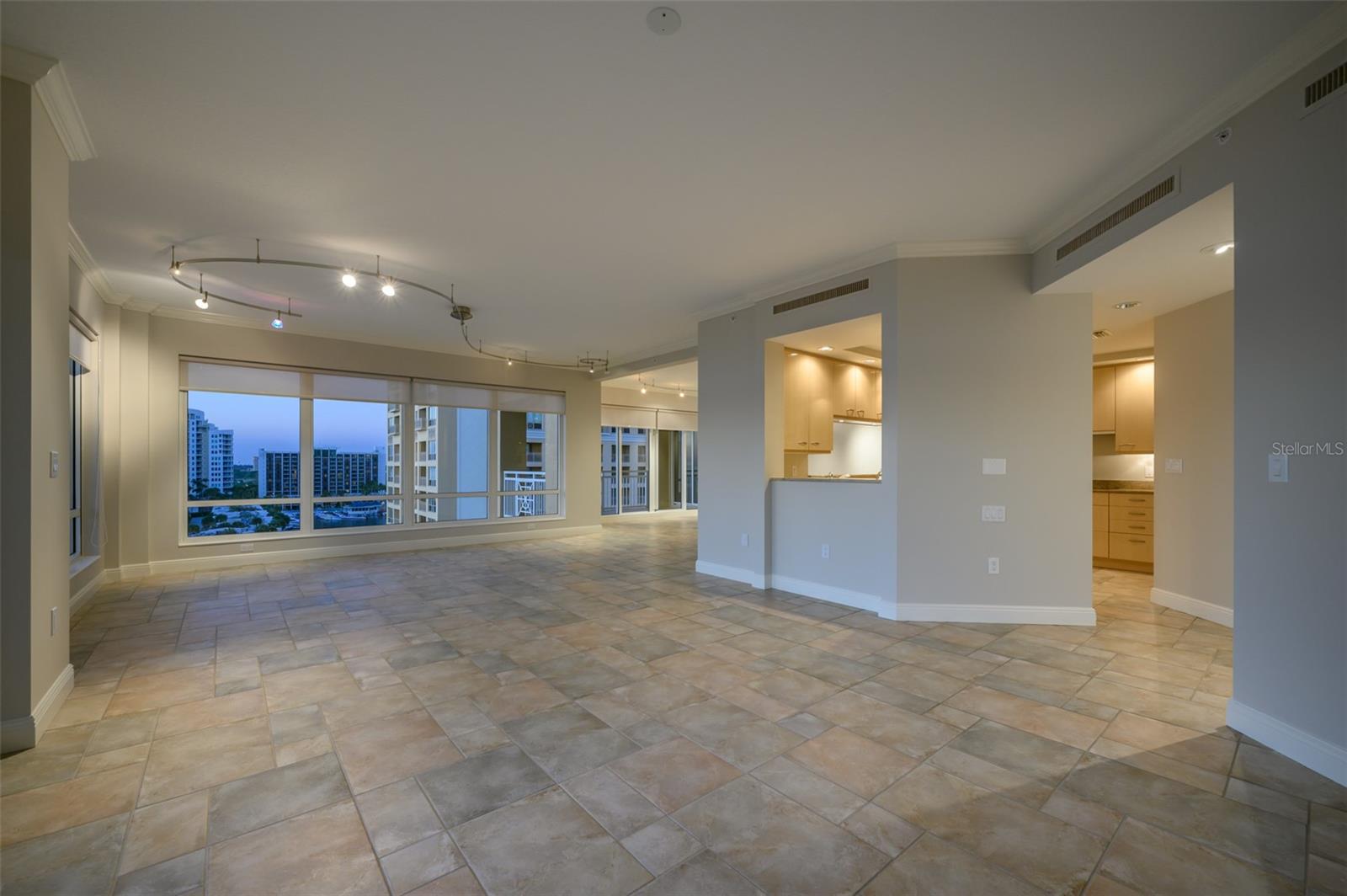 THE TOWER RESIDENCES - Residential