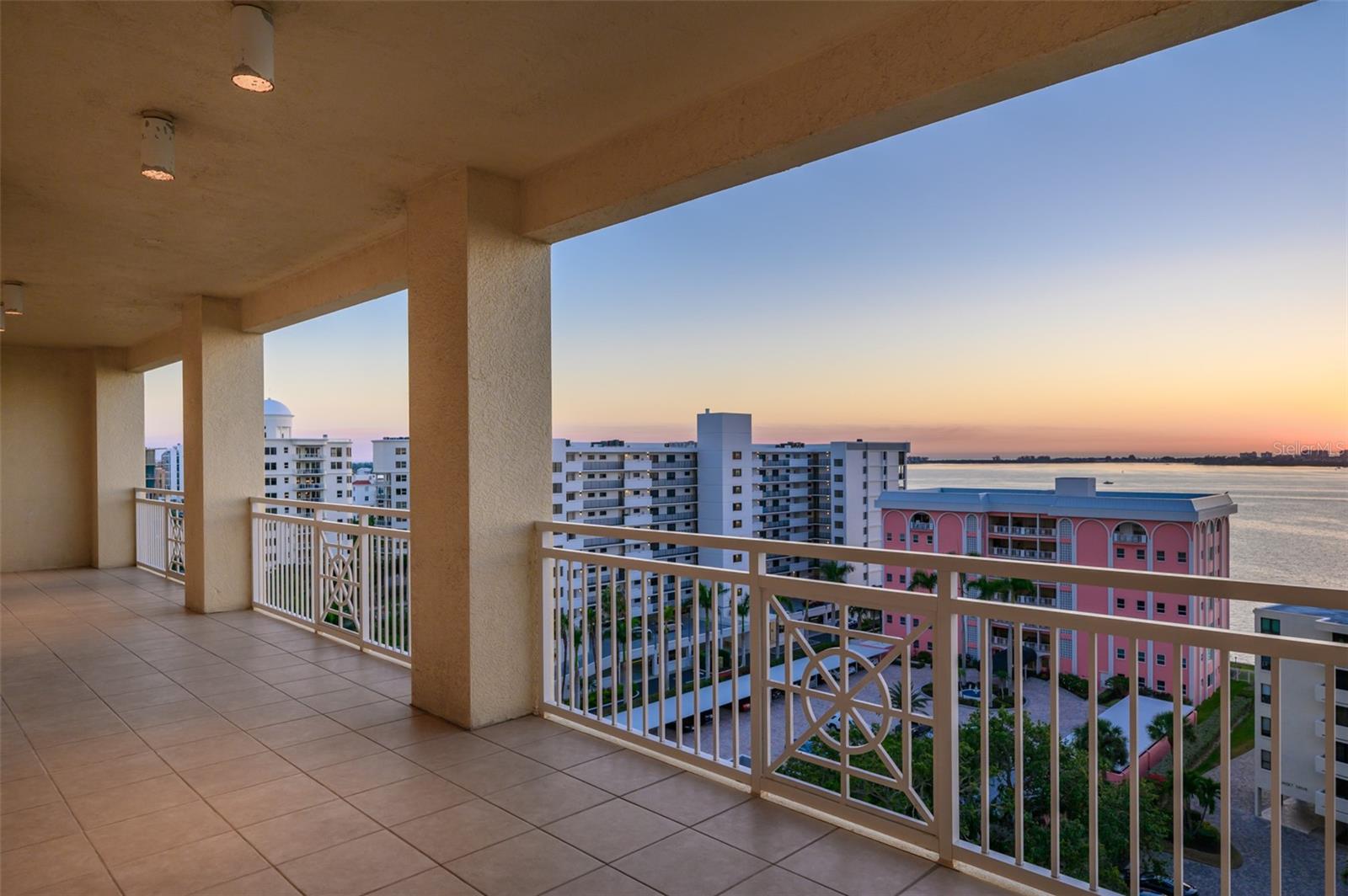 THE TOWER RESIDENCES - Residential