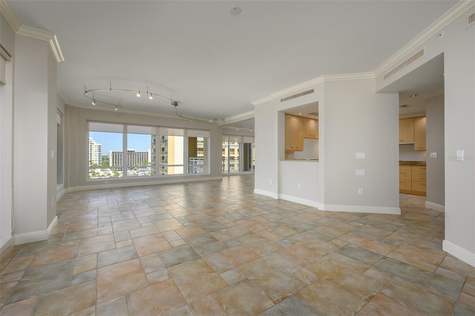 THE TOWER RESIDENCES - Residential