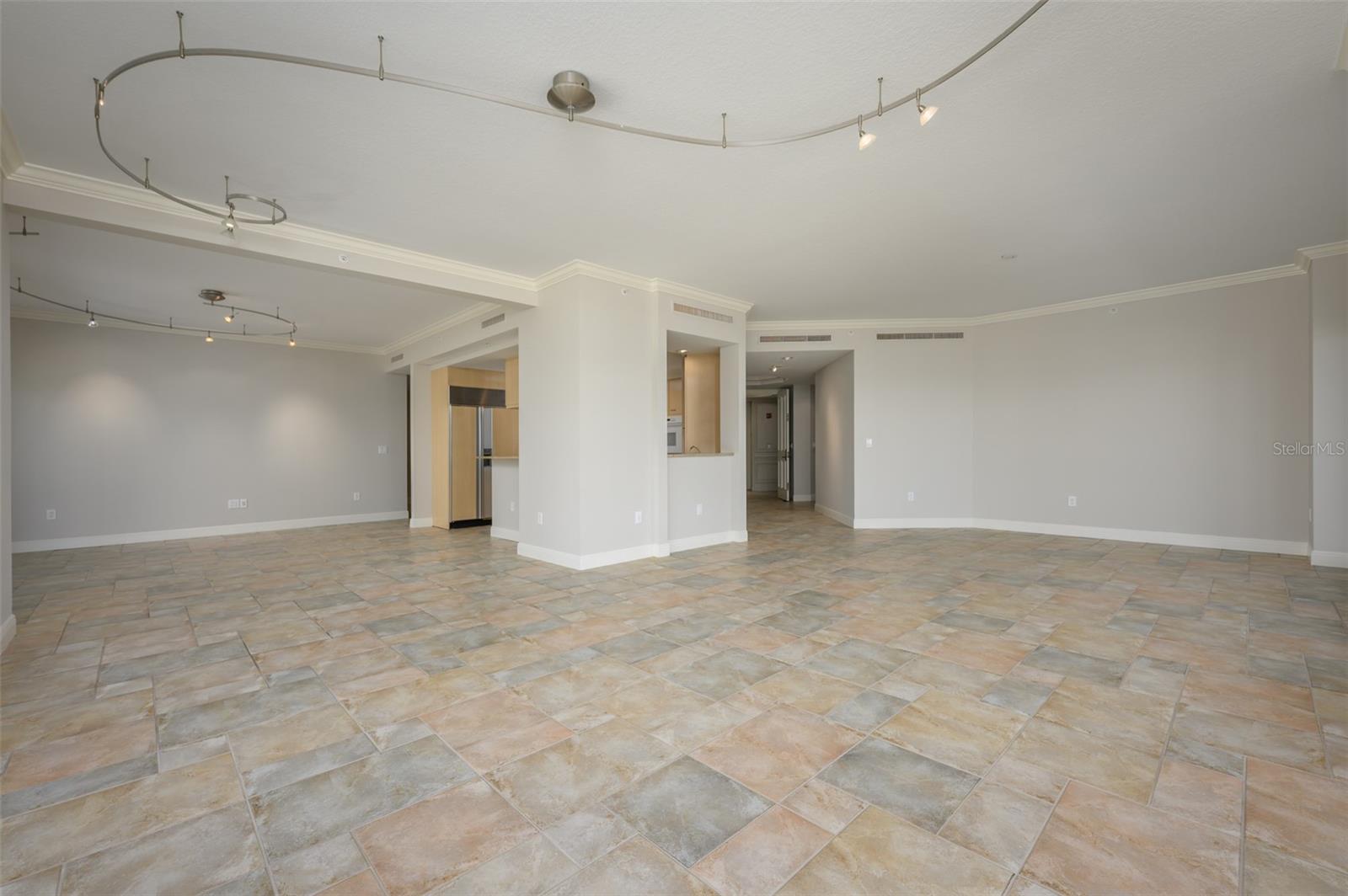 THE TOWER RESIDENCES - Residential