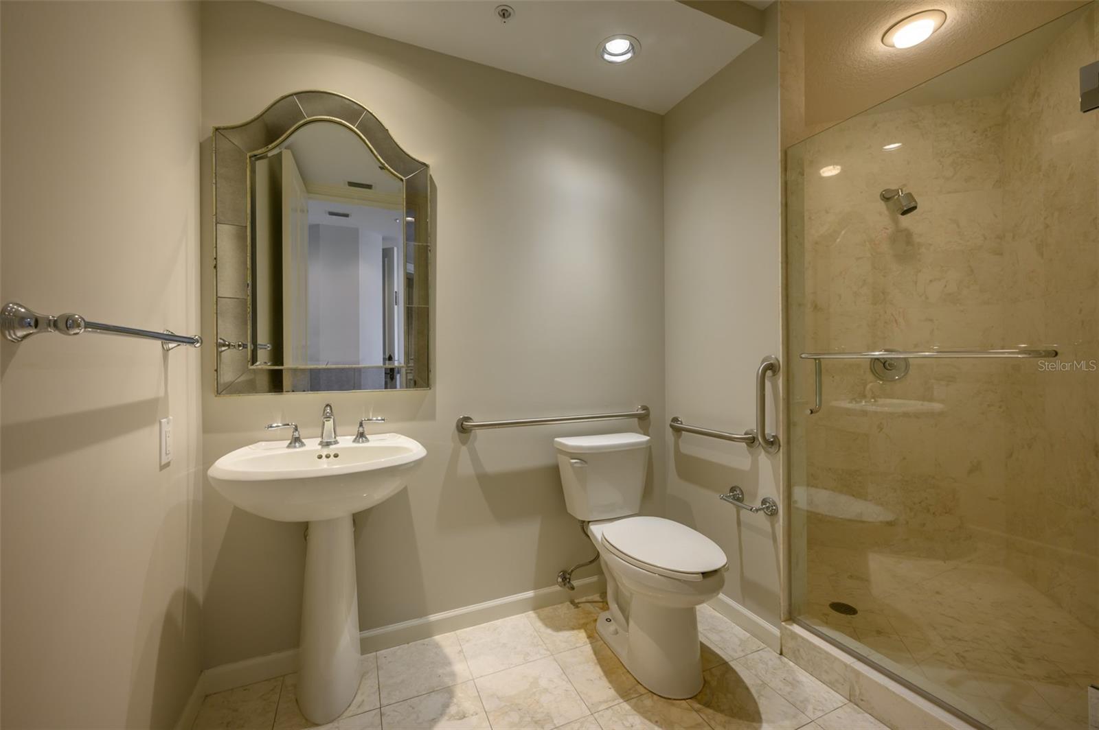 THE TOWER RESIDENCES - Residential