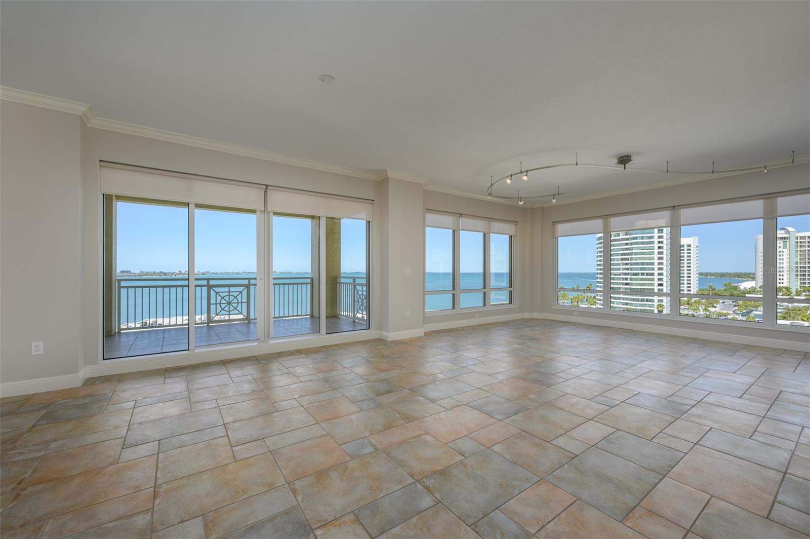 THE TOWER RESIDENCES - Residential