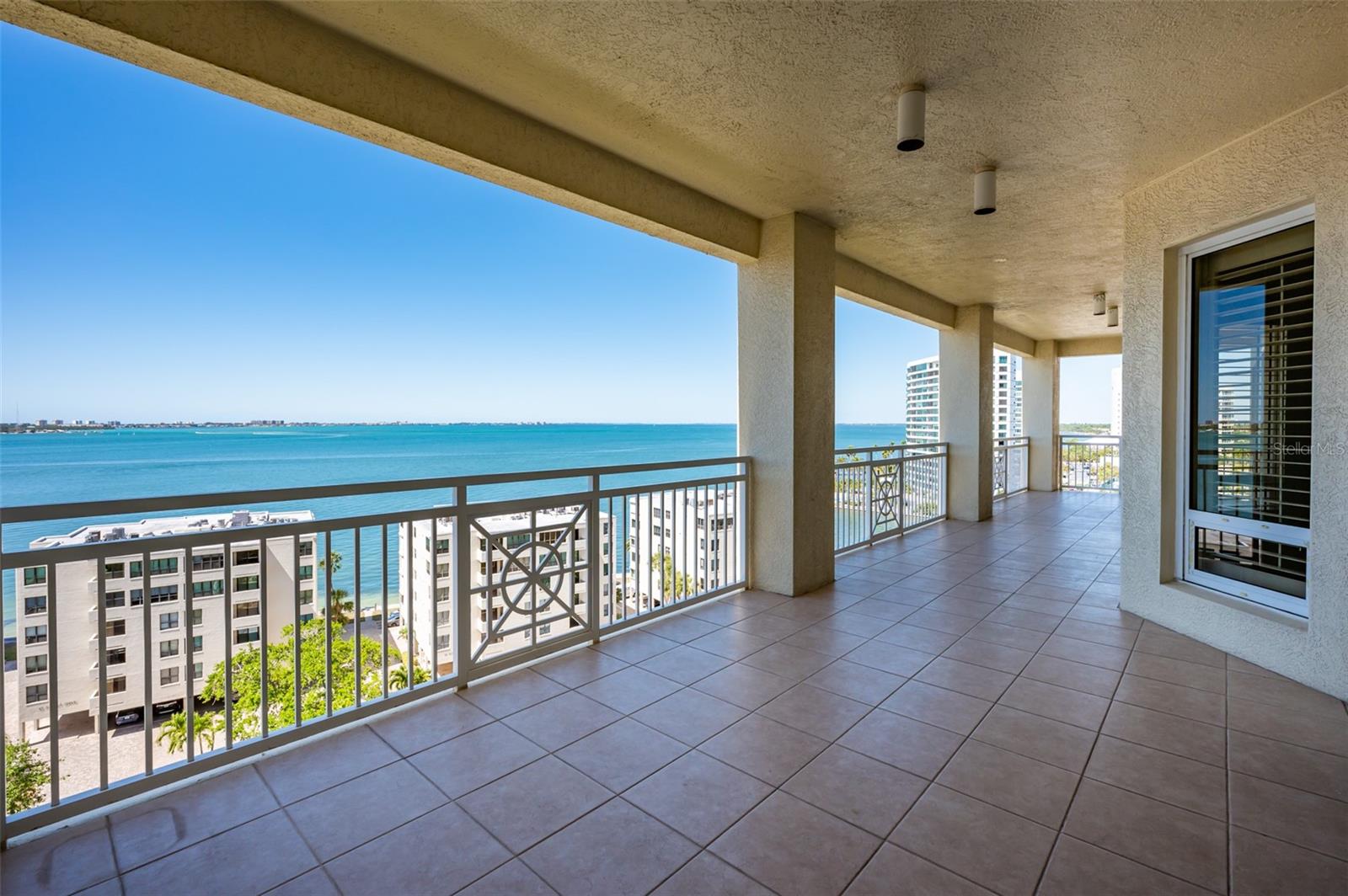 THE TOWER RESIDENCES - Residential