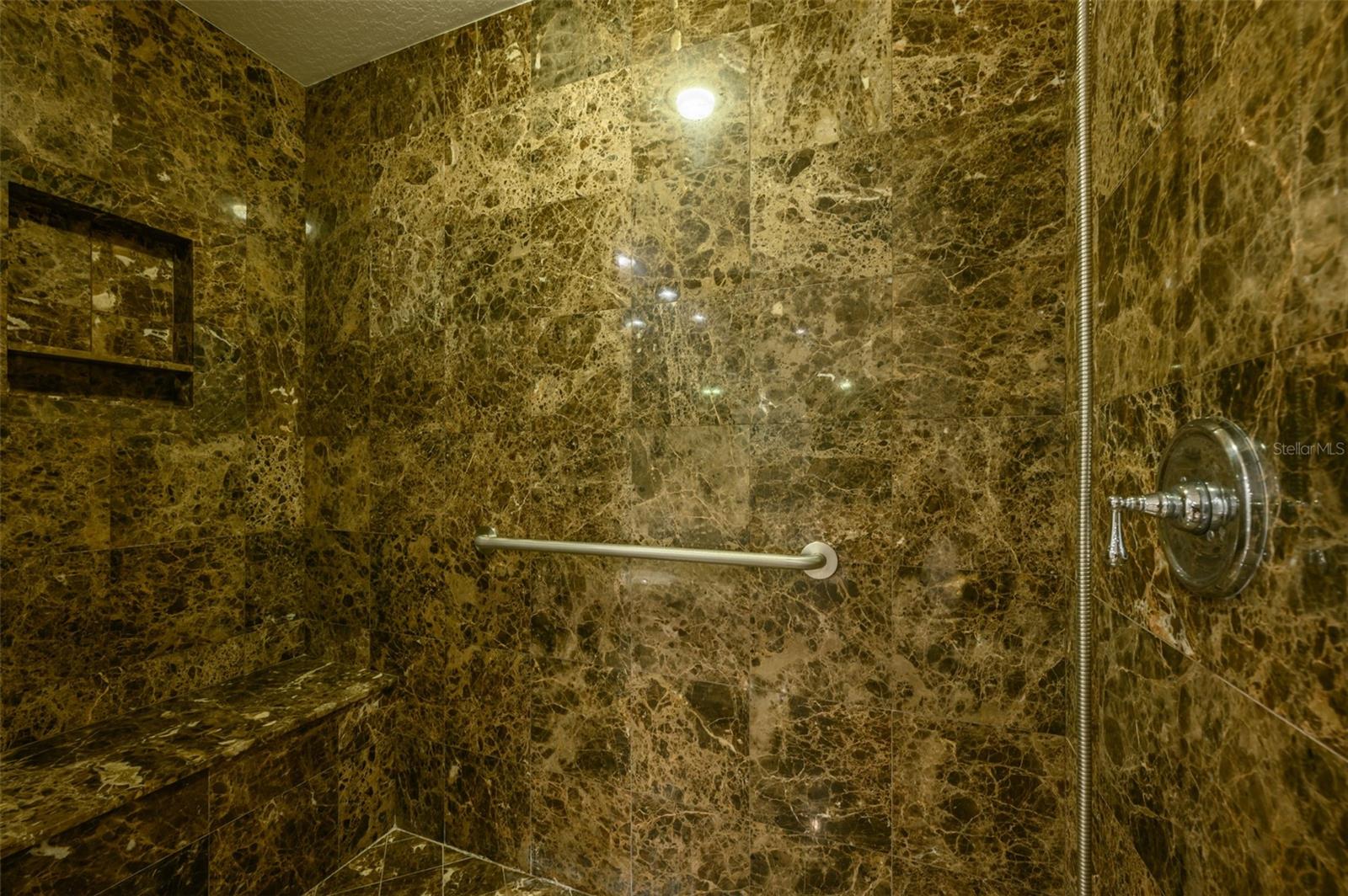 THE TOWER RESIDENCES - Residential