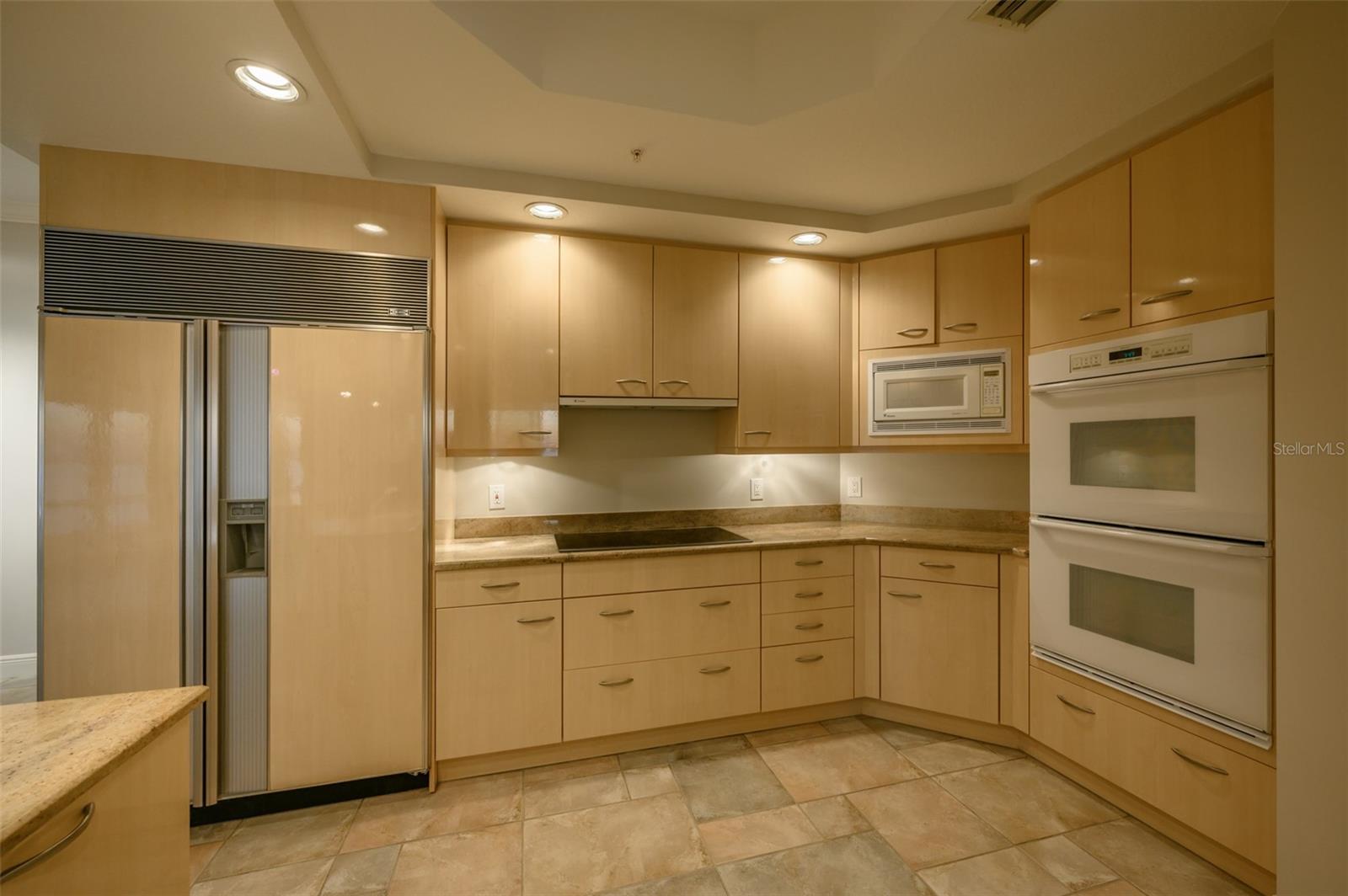 THE TOWER RESIDENCES - Residential