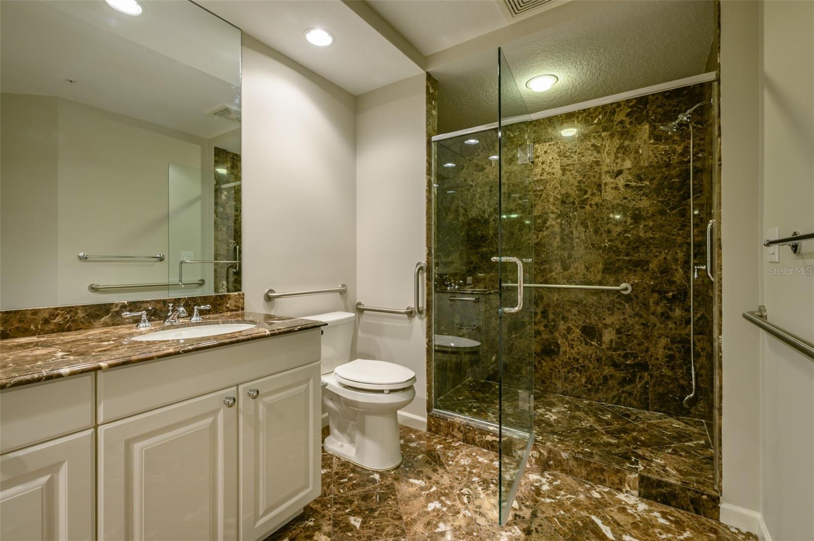 THE TOWER RESIDENCES - Residential