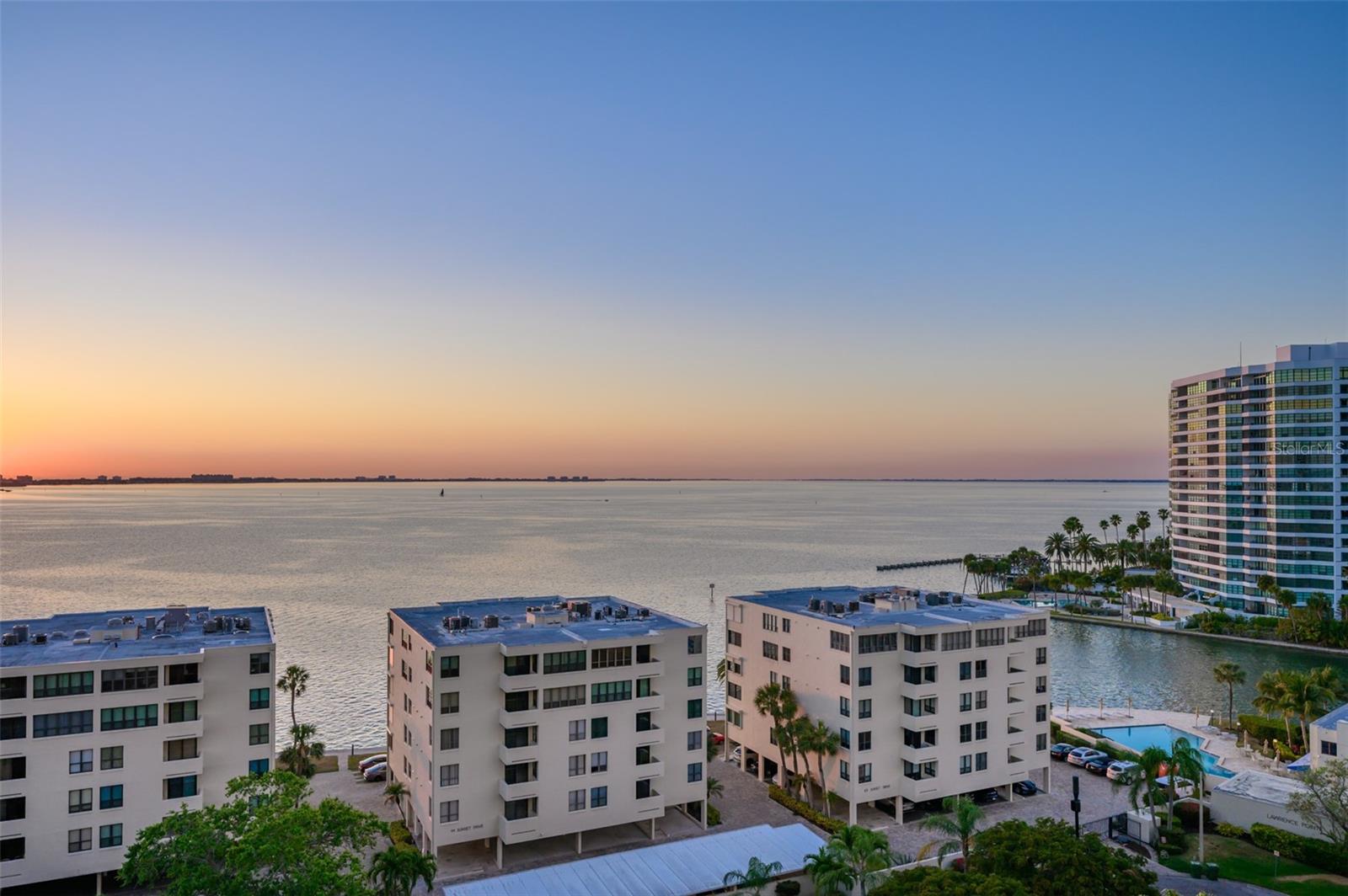 THE TOWER RESIDENCES - Residential