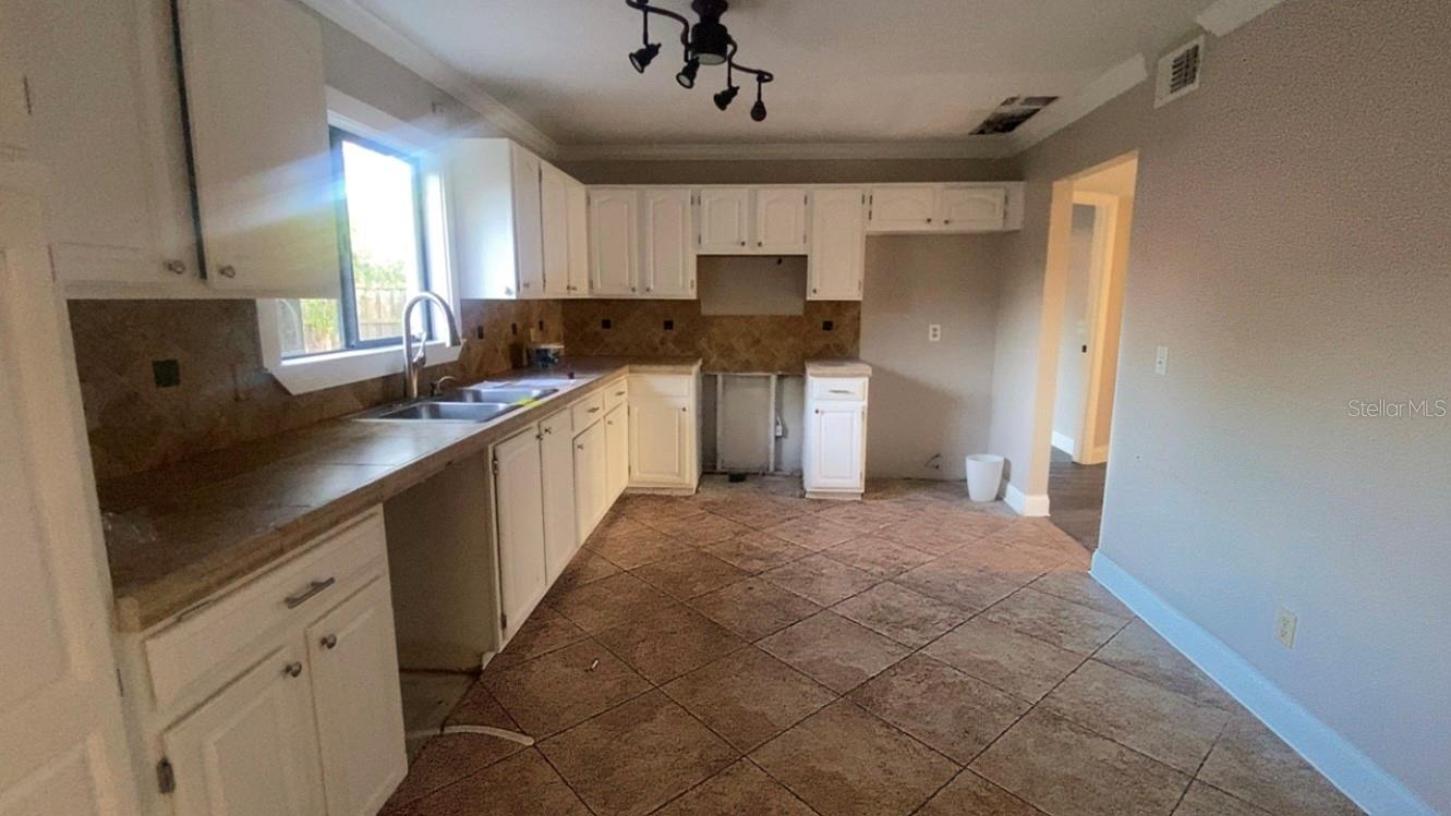 HIDDEN OAK ESTATES - Residential