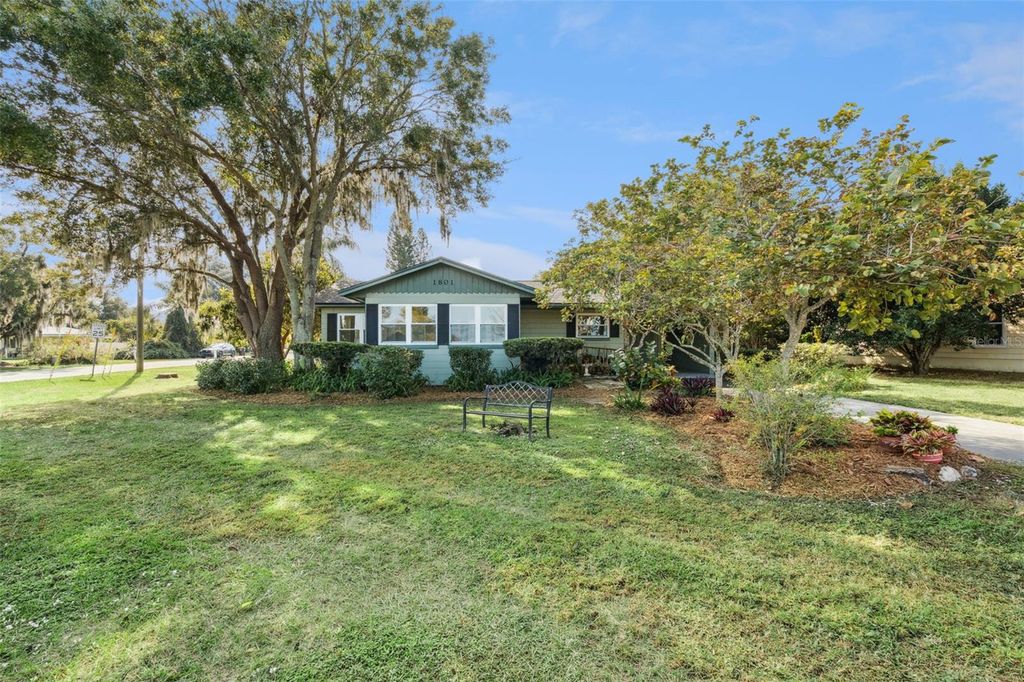 Photo of 1801 Lakeshore Boulevard, Saint Cloud, FL 34769 (MLS # S5139038)