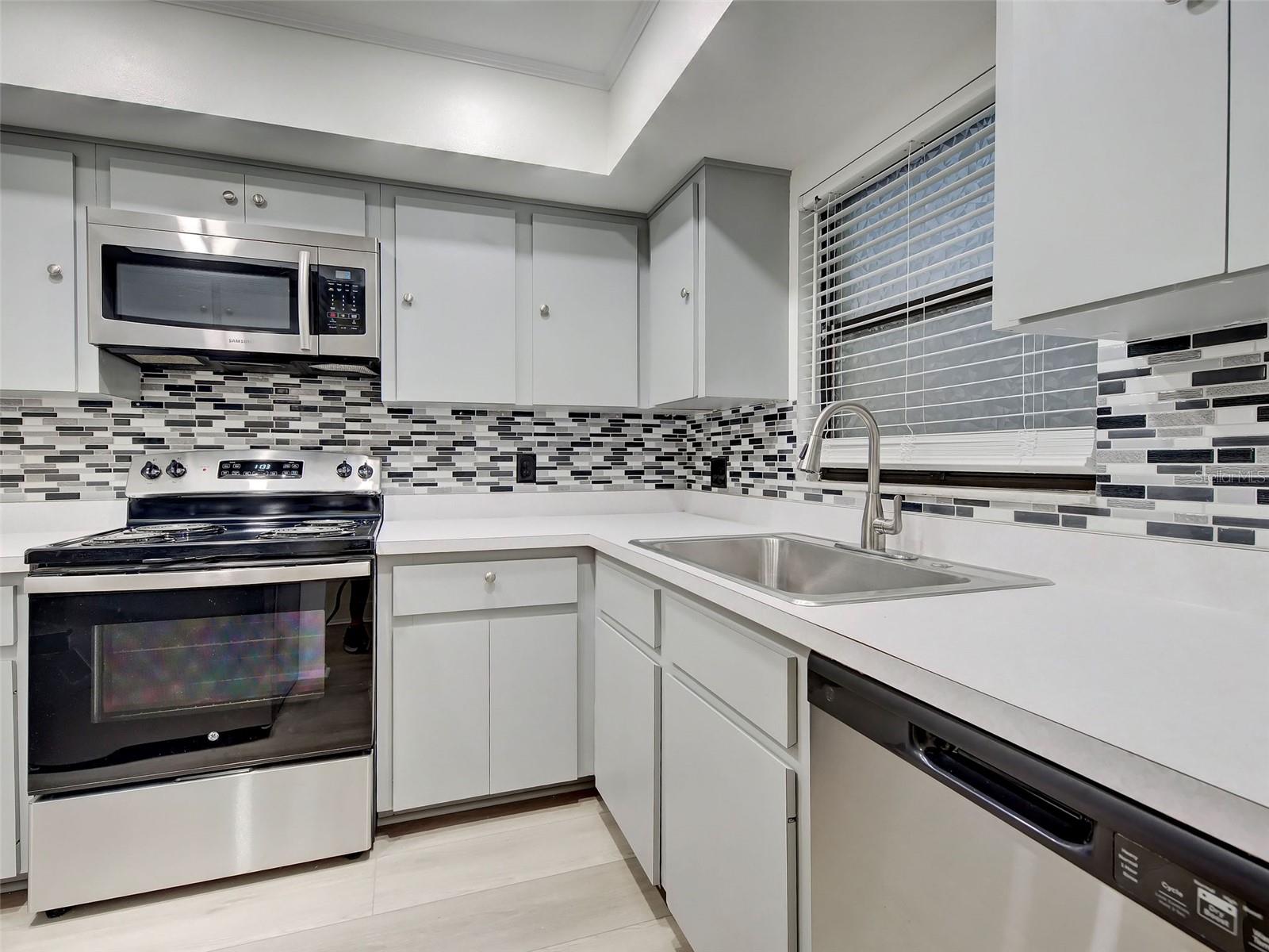 GULF GATE GARDENS - Residential