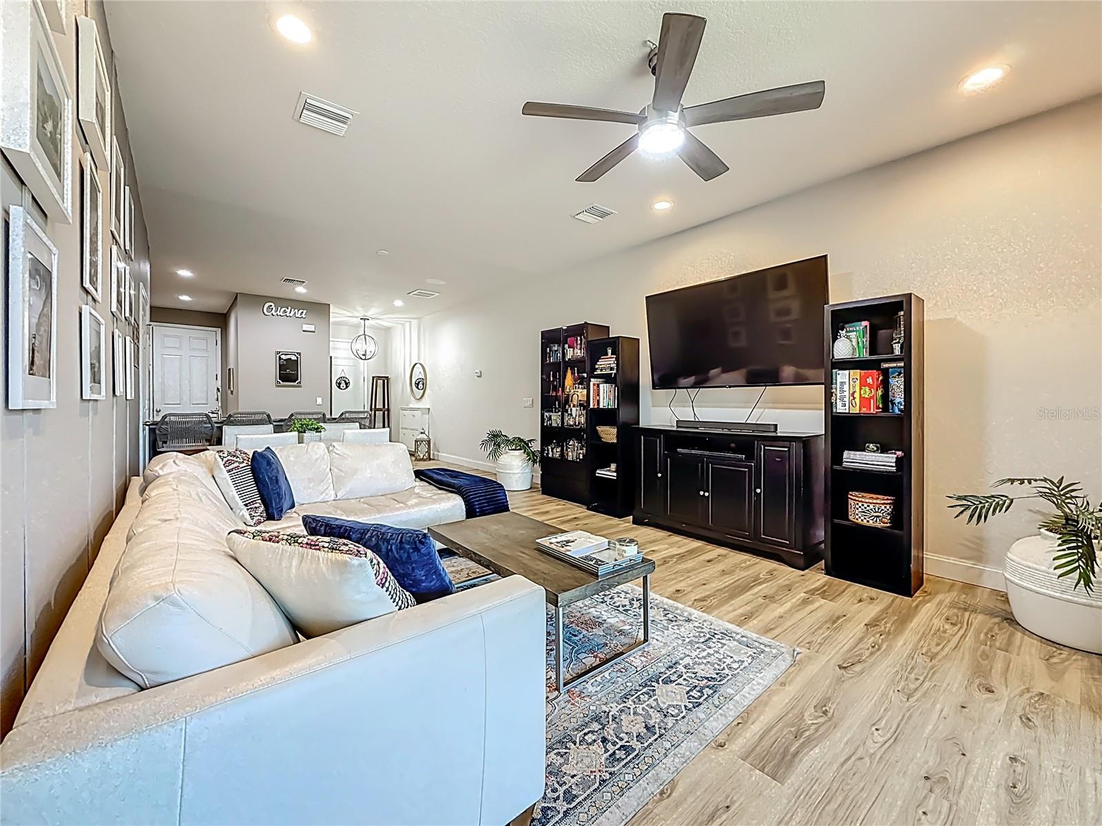 MONTCLAIR LAKE TWNHMS - PH 1 - Residential