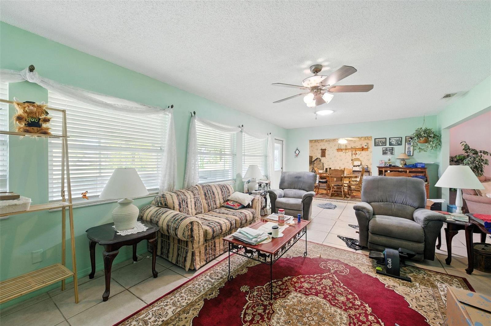 914 EL RANCHO DRIVE