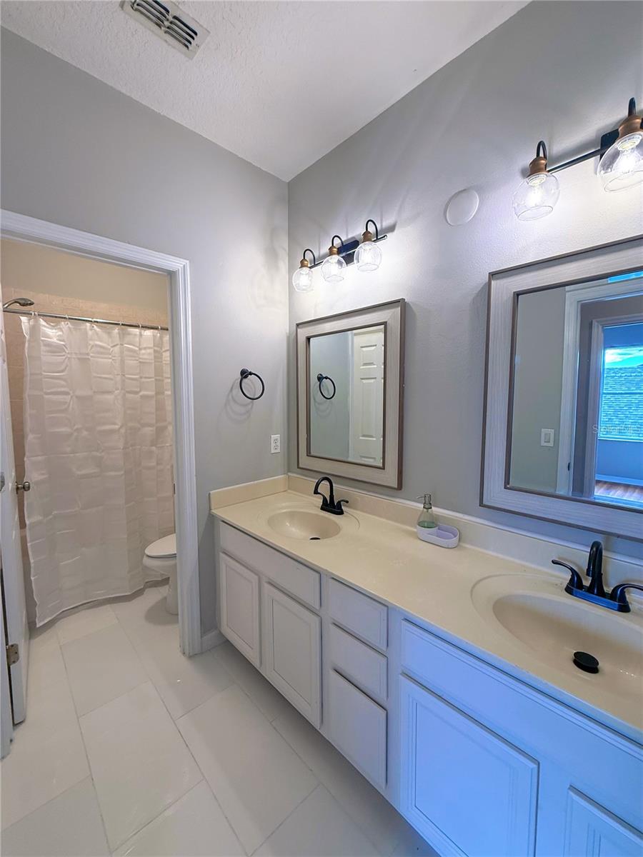 ARLINGTON BAY - Residential Lease