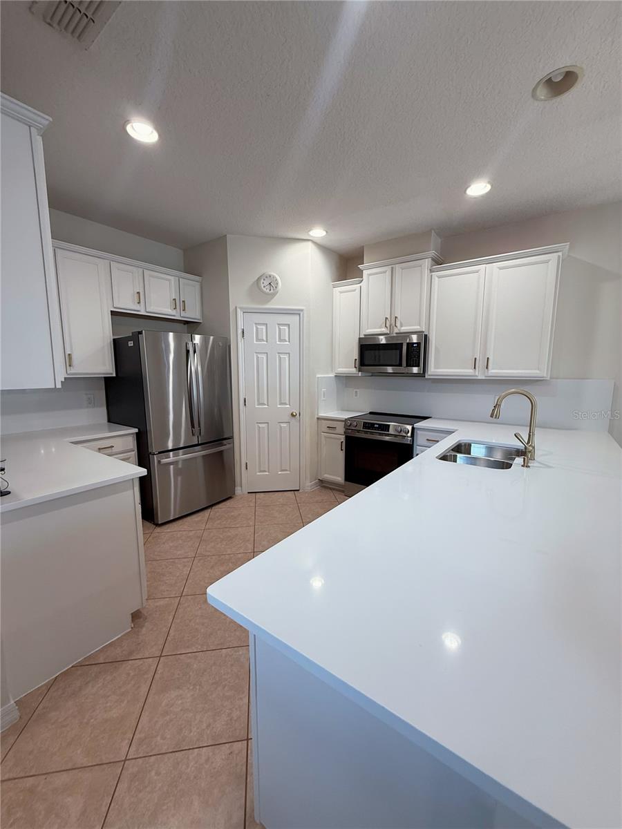 ARLINGTON BAY - Residential Lease