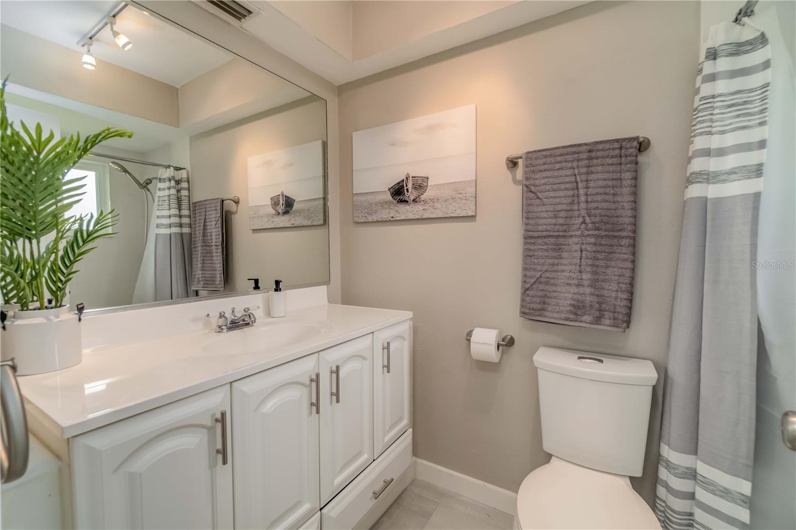 ROTONDA WEST OAKLAND HILLS - Residential