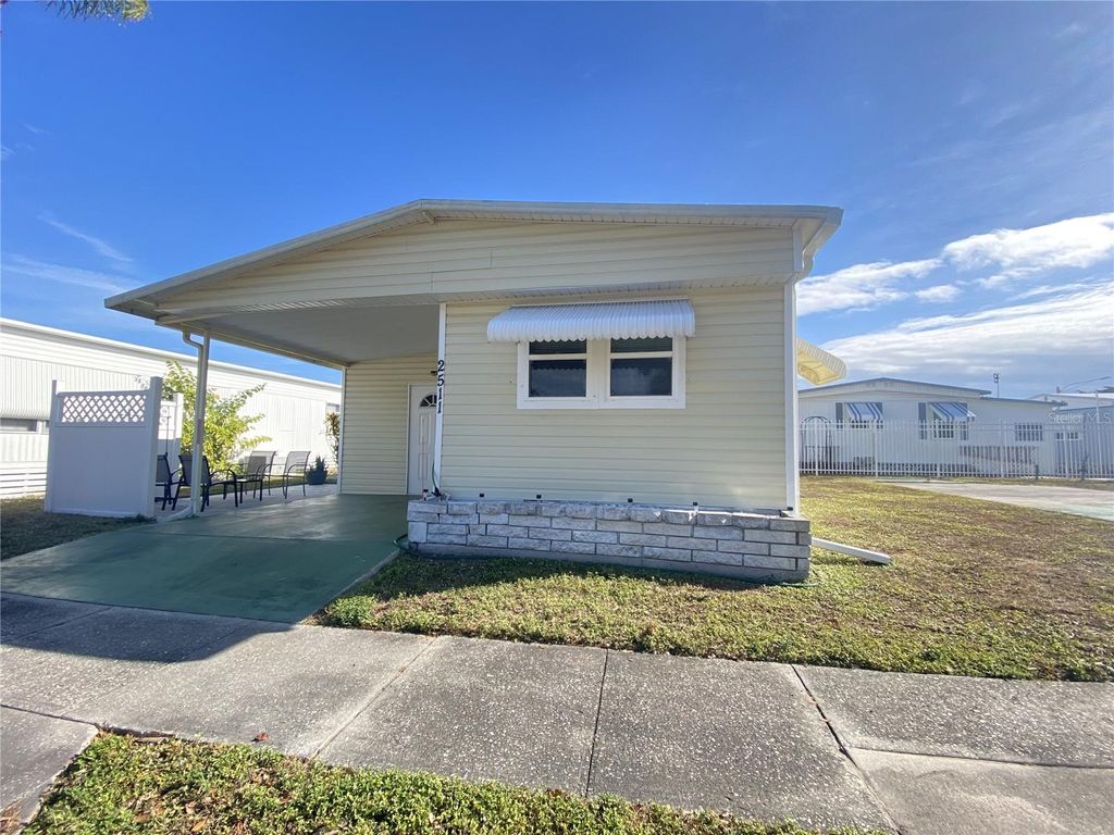 Photo of 2511 18th Street W, Bradenton, FL 34205 (MLS # A4674594)