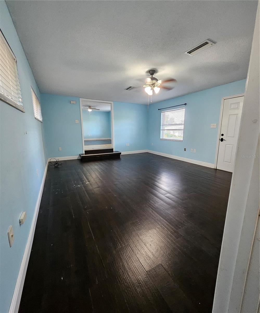 SHADY DELLS - Residential