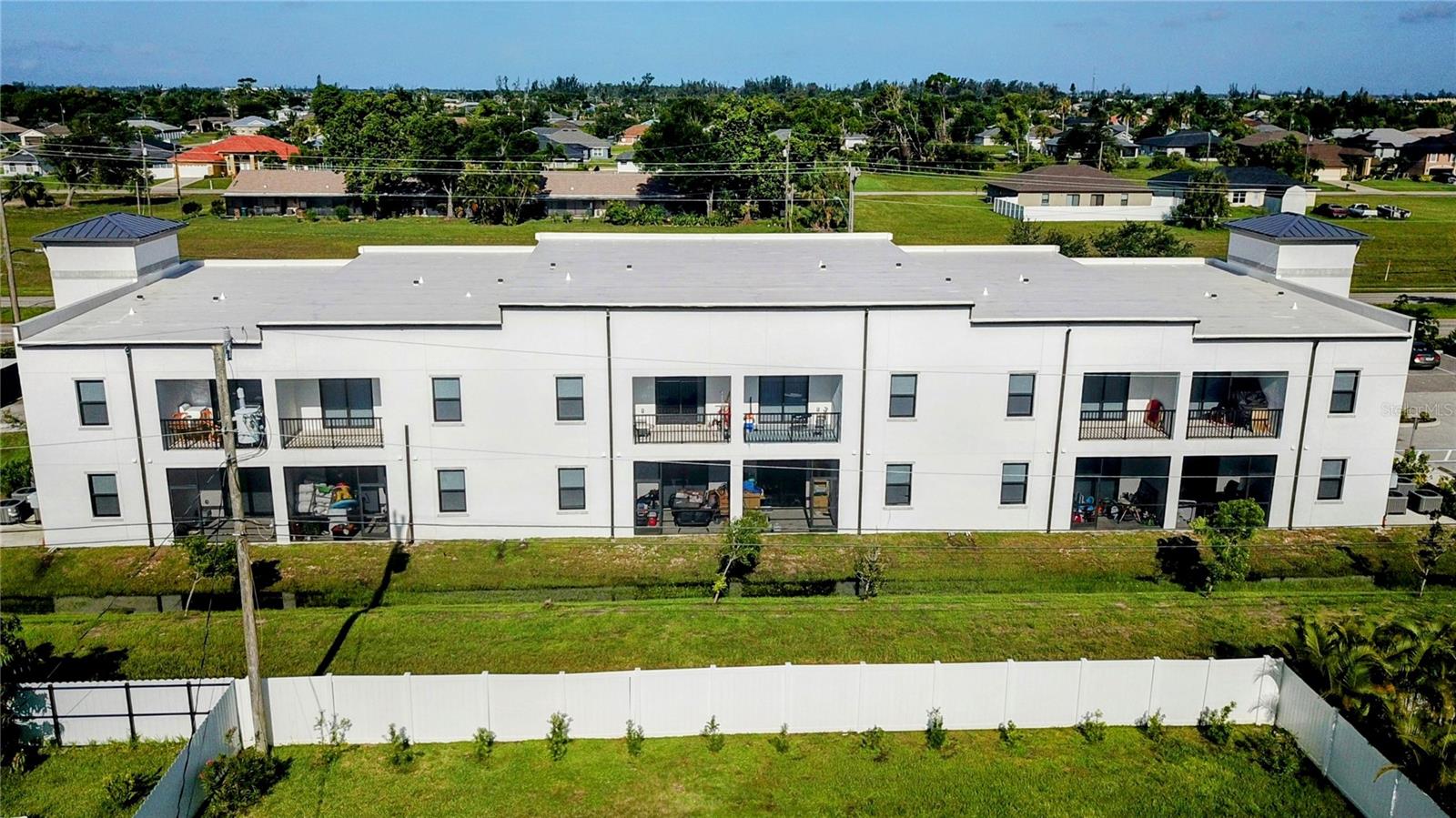 907 SKYLINE BOULEVARD 915