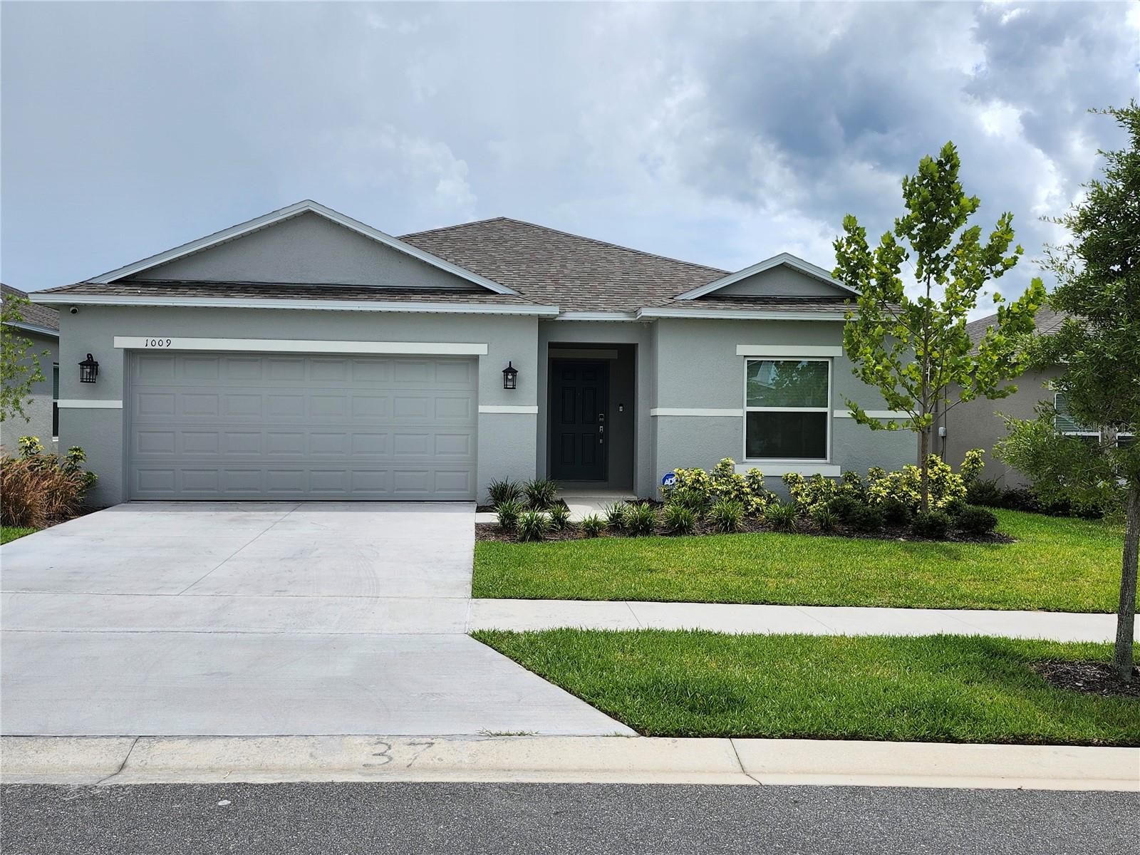 Photo 1 of 16 — 1009 CALICO POINTE CIRCLE, GROVELAND, FL 34736