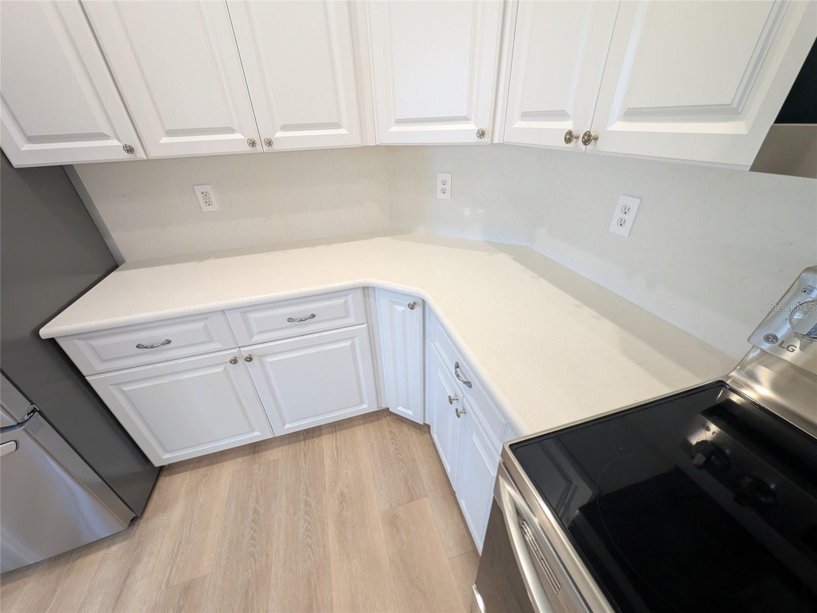 HARDWOOD TRLS - Residential