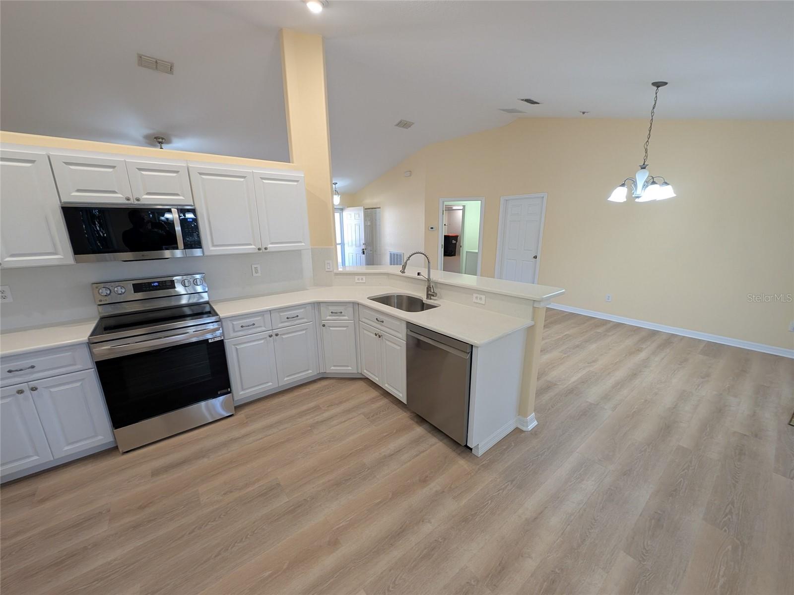 HARDWOOD TRLS - Residential