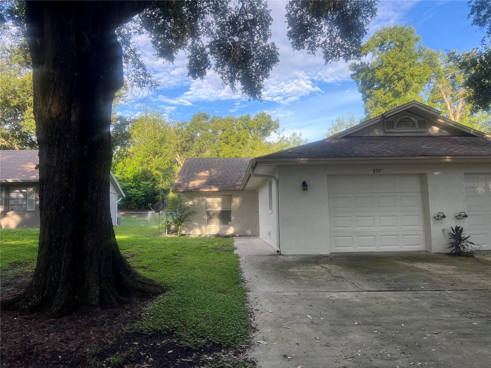 Inviting 2-Bedroom, 2-Bathroom Home with Florida Room in the Heart of Ocoee
Welcome to this charming residence tucked away in the lively community of Ocoee. Featuring 2 bedrooms, 2 bathrooms, and a convenient one-car garage, this home combines comfort with functionality.
One of the highlights is the enclosed patio/Florida room, perfect for enjoying year-round living and seamlessly extending your space for relaxing, dining, or entertaining. Step outside further to a private, fenced backyard—an ideal retreat for gatherings or quiet evenings.
This home is also located just a short walk to Ocoee Elementary and Ocoee Middle School, making school runs simple. Nearby amenities include a beautiful park, basketball court, brand-new tennis and pickleball courts, a pavilion, and a modern playground with plenty of green space for family activities.
In addition, Downtown Ocoee is only minutes away, offering a variety of local shops, dining, and entertainment.
Don’t miss the chance to call this delightful home yours!
Available Now – Apply Today!
https://www.rentapplication.net/ceronsellsfl