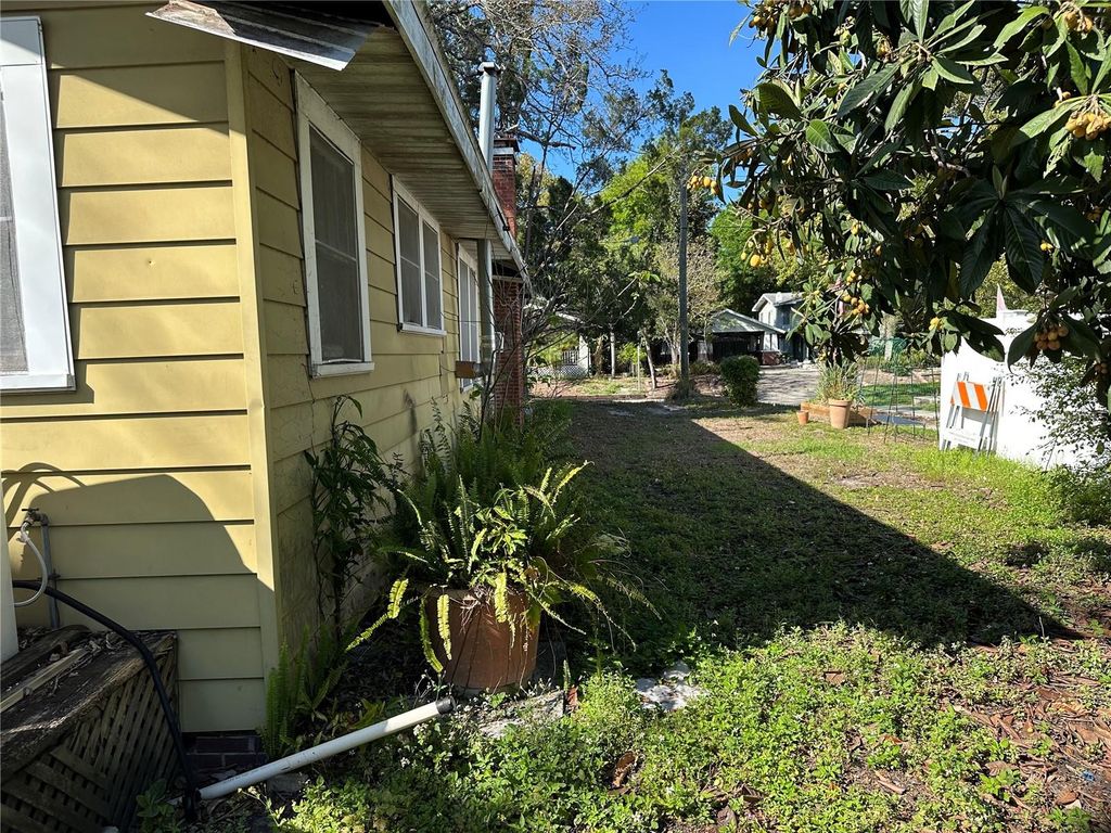 Photo of 212 W Lambright Street, Tampa, FL 33604 (MLS # TB8489287)