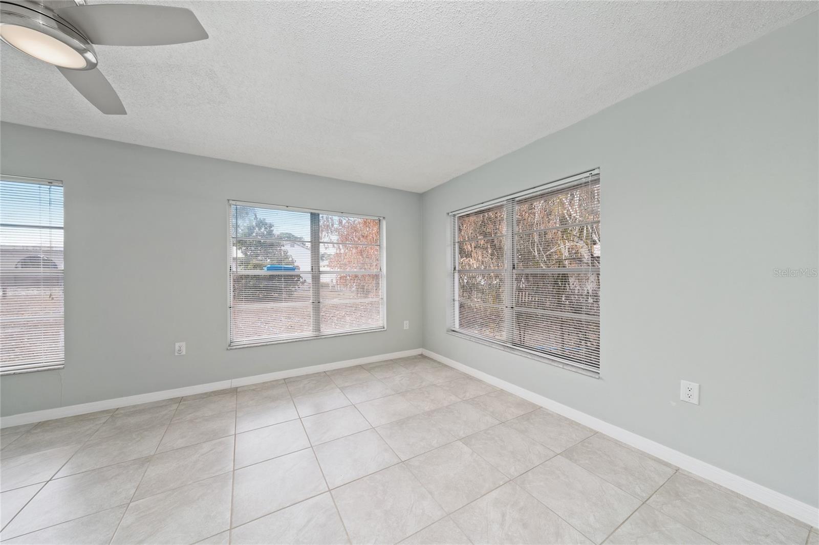 SUN N LAKE - Residential