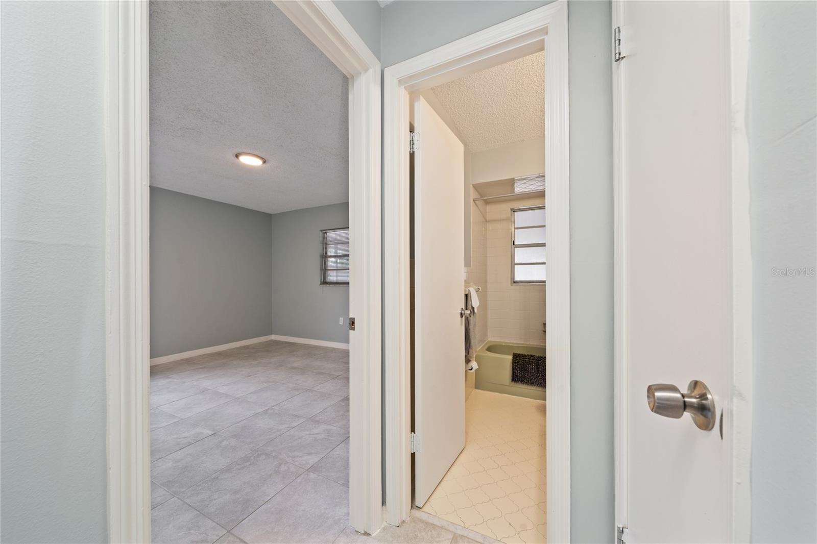 SUN N LAKE - Residential