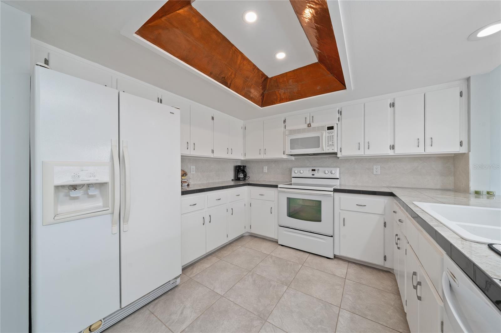 SUN N LAKE - Residential