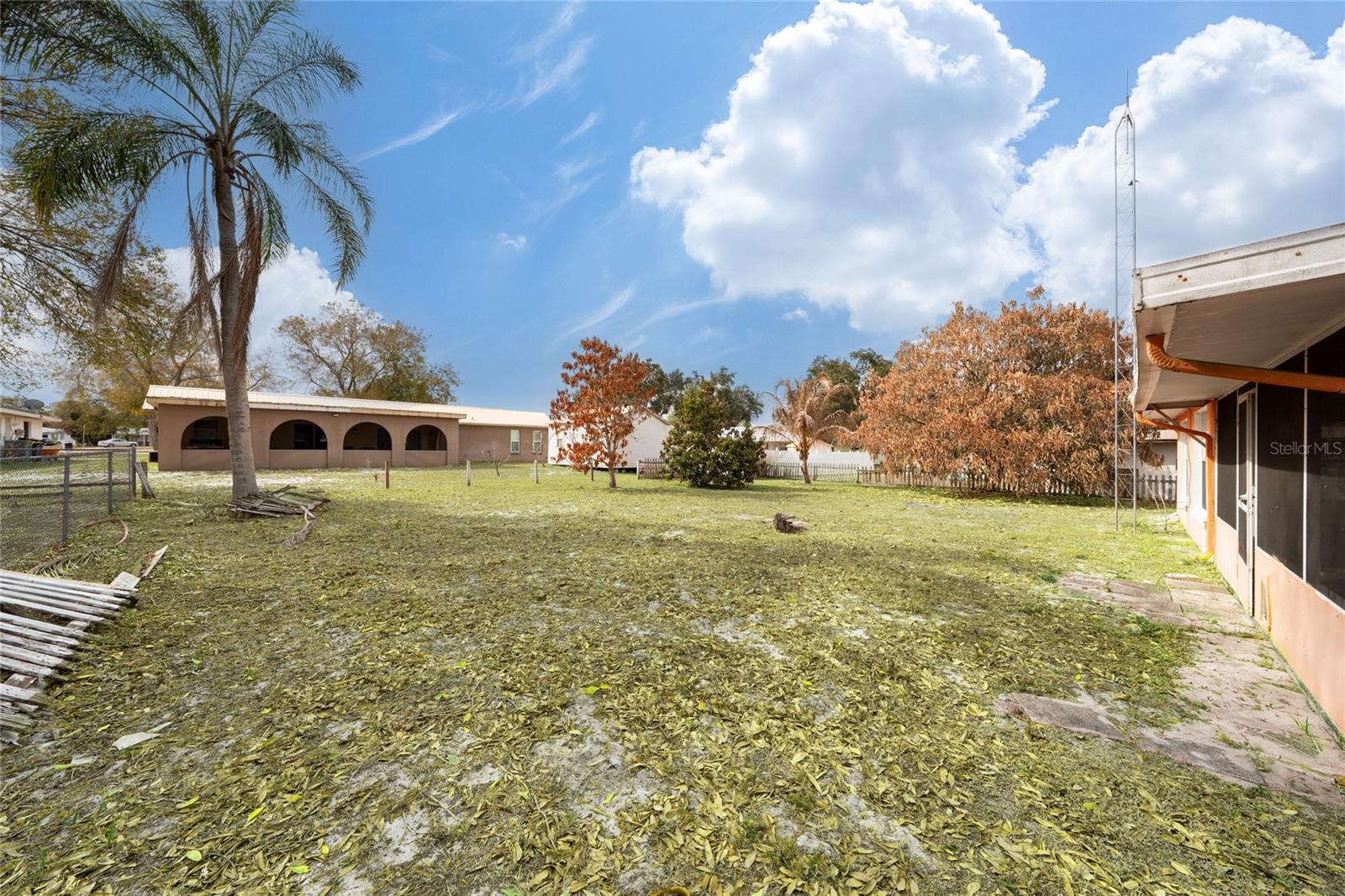 SUN N LAKE - Residential