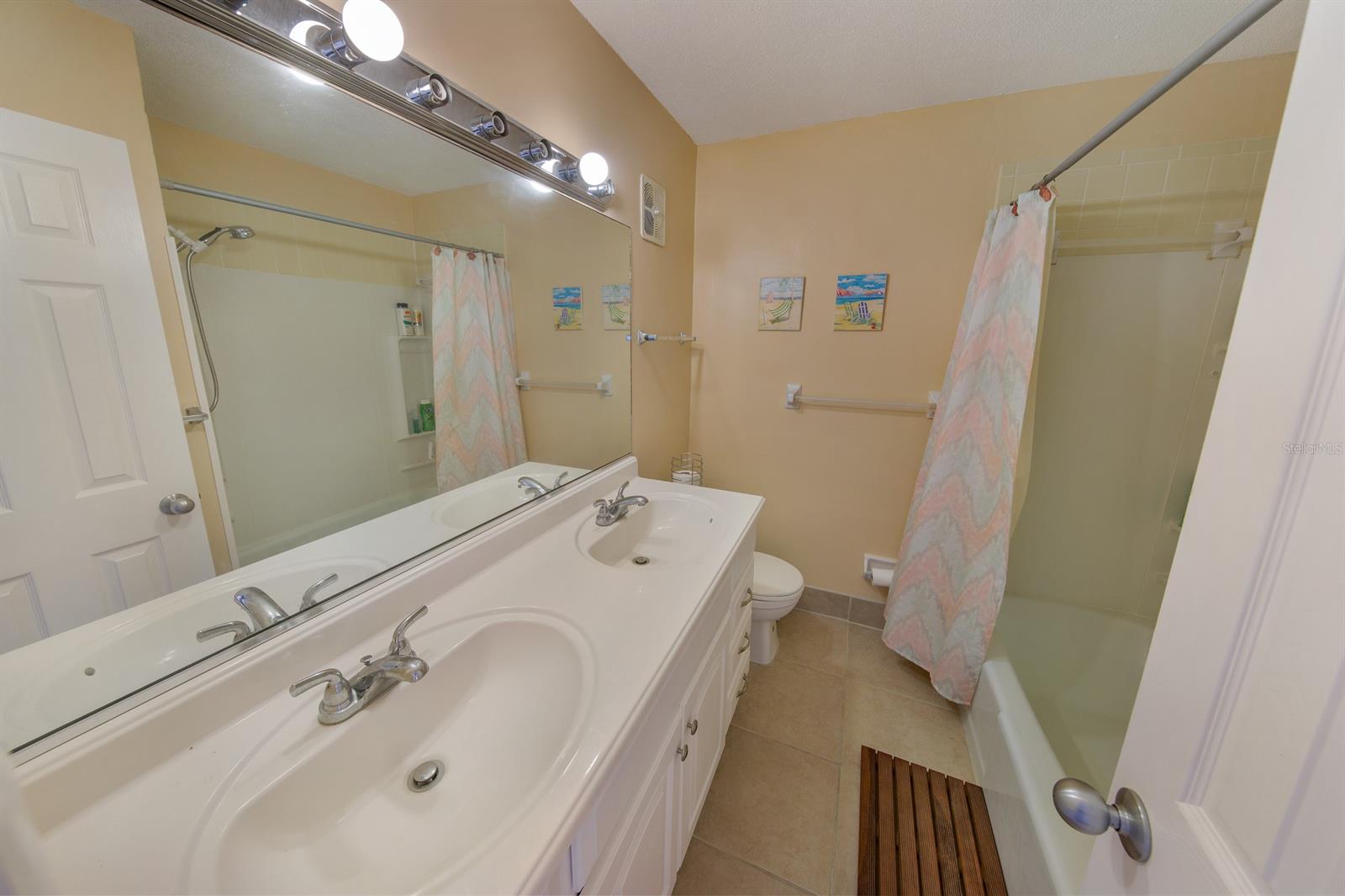 3865 Condo - Residential