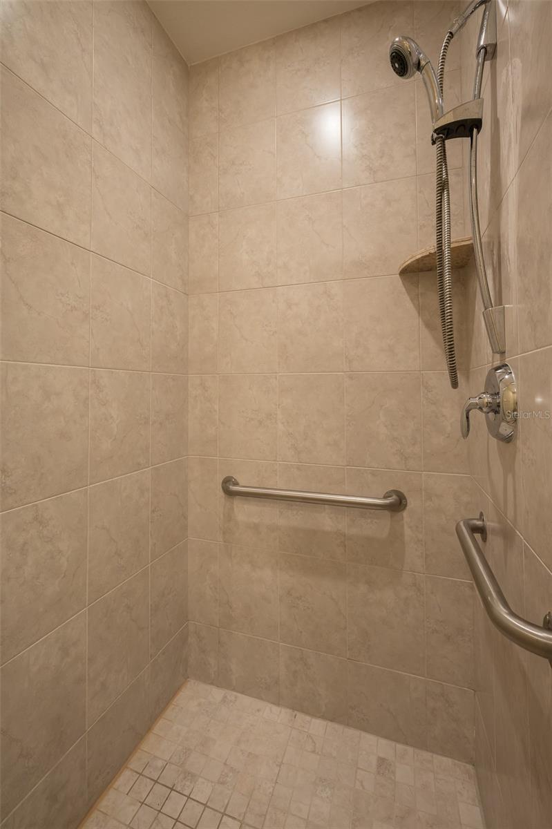 LAKE VISTA RESIDENCES PH III - Residential