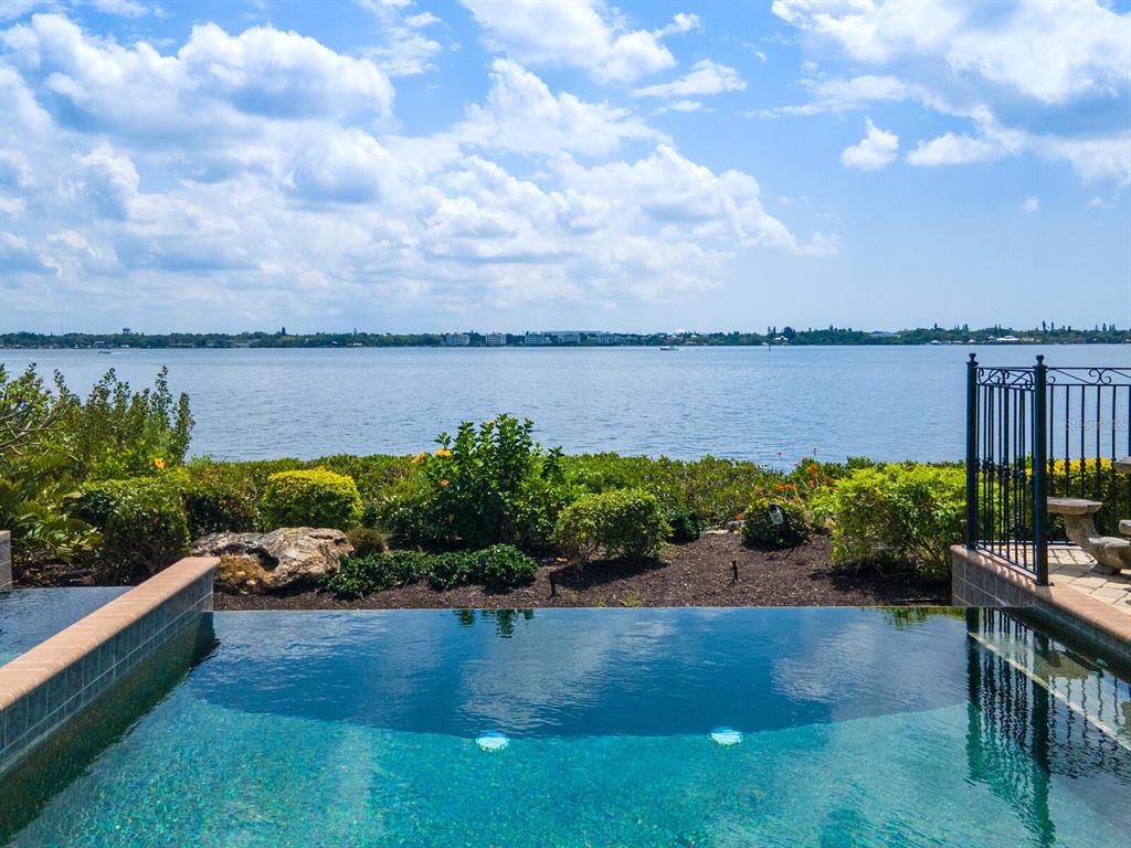 ISLAND AT RIVIERA DUNES - Residential