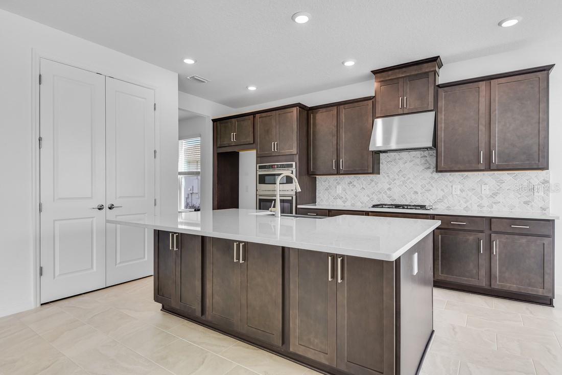 564 MOON SHELL CIRCLE