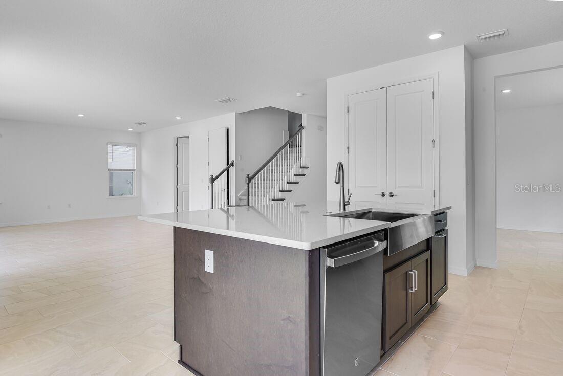 564 MOON SHELL CIRCLE