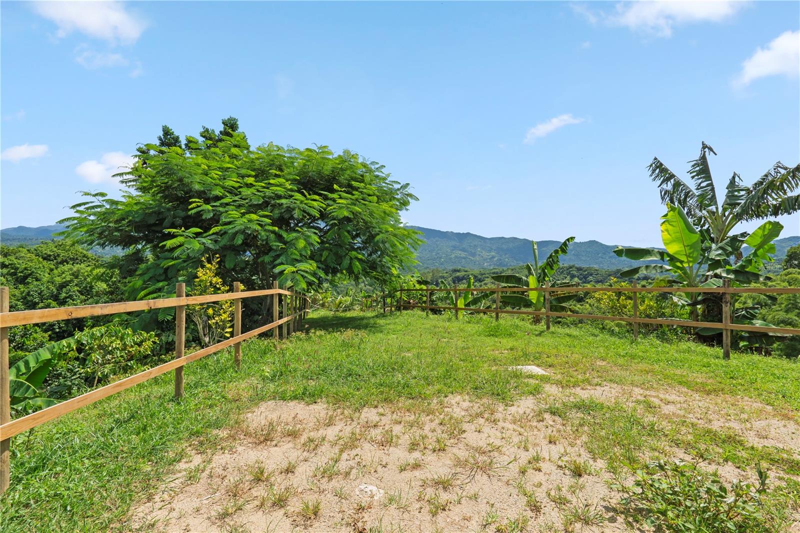 BO. HOYOS PLANES - Residential