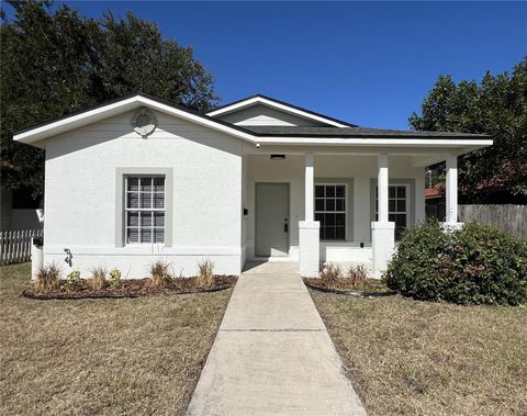 Photo of 1005 15th Avenue S, St Petersburg, FL 33705 (MLS # TB8446124)