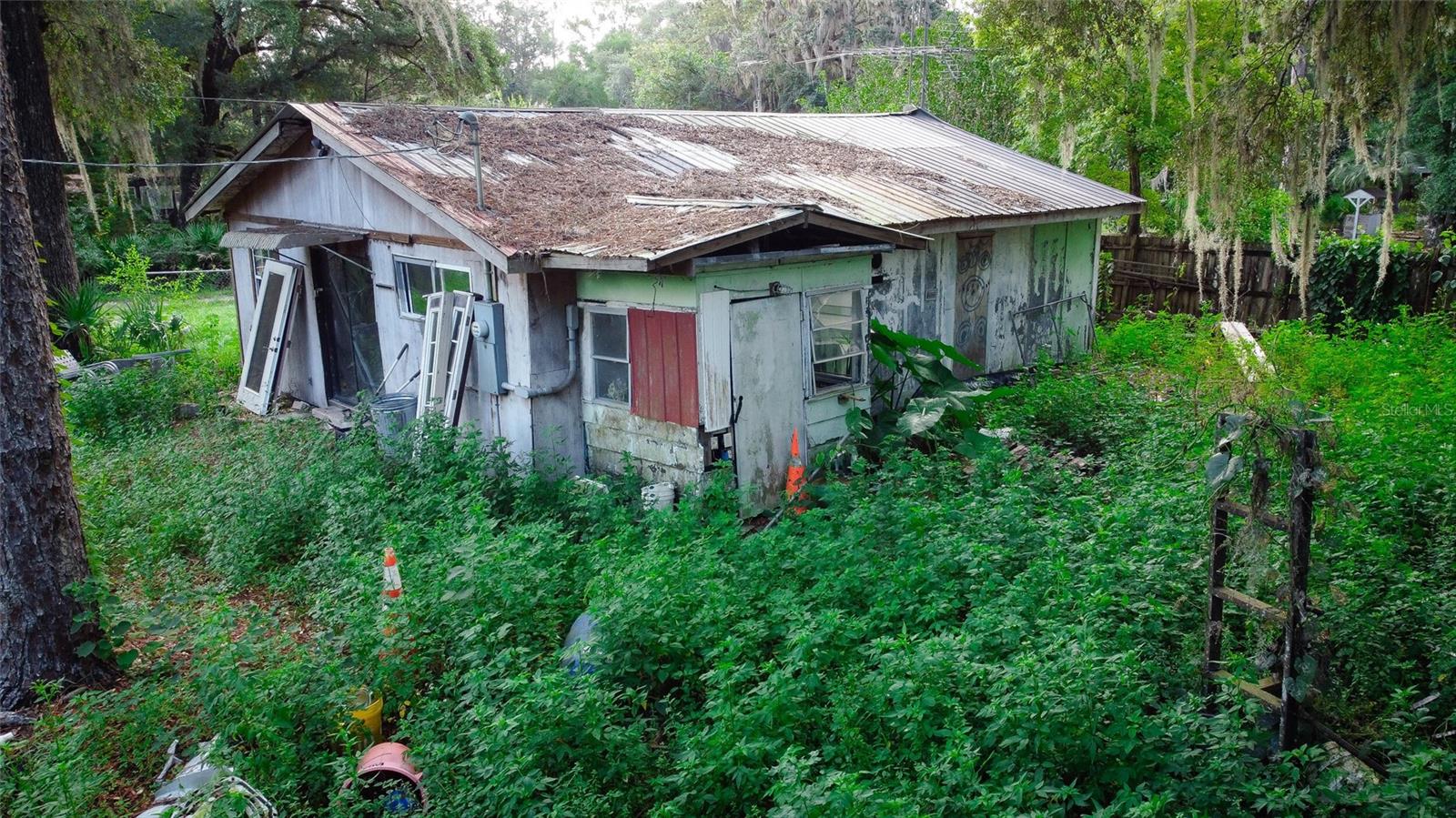 This 2-bedroom, 1-bath home with 940 sq ft offers excellent potential for renovation or investment. This property is ready for your updates and personal touch. With the right vision, it can be transformed into a great rental, starter home, or profitable flip. Don’t miss this chance to bring your ideas to life! You will also be conveniently located nearby Highway