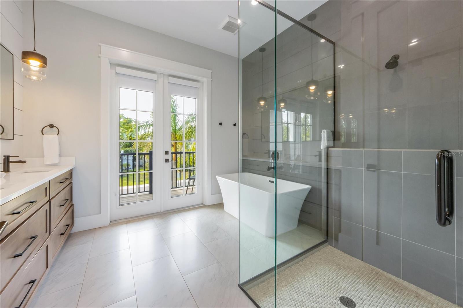 ANNA MARIA BEACH 3RD ADD - Residential